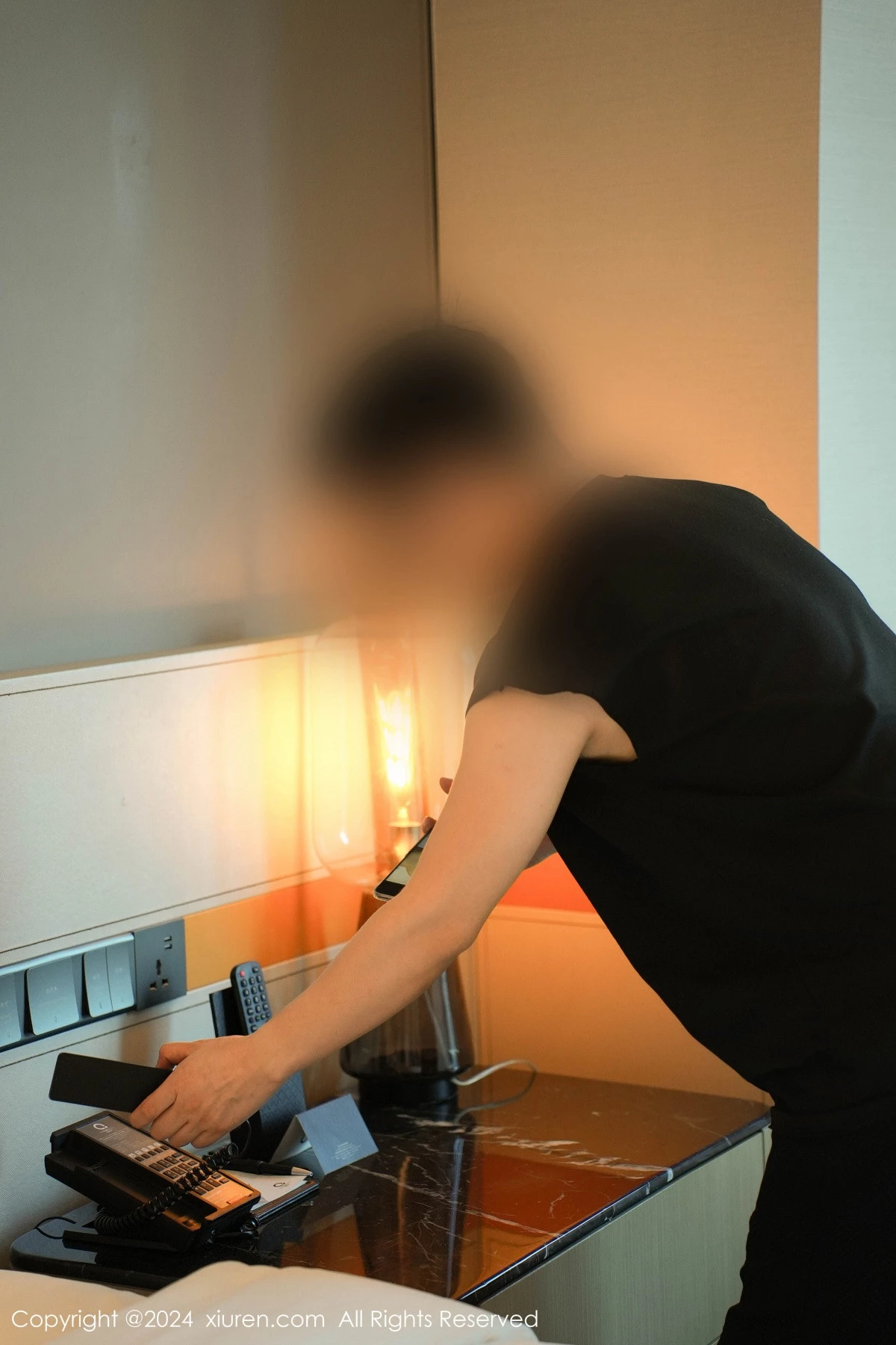 [[XiuRen秀人网]秀人网]No.8735_模特甜妮性感黑色制服露黑色蕾丝内衣配黑丝袜秀曼妙身姿诱惑写真85P