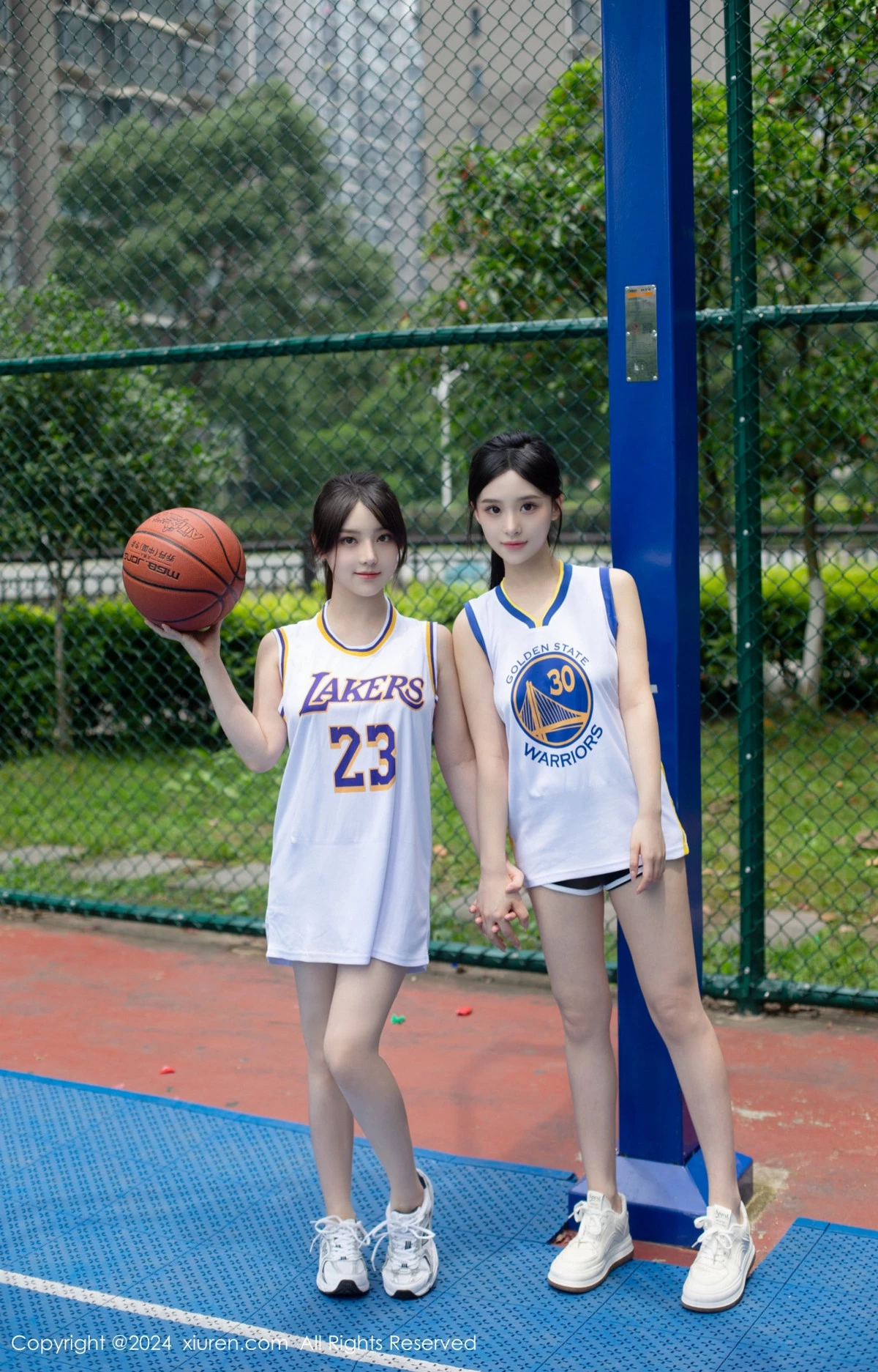 [[XiuRen秀人网]秀人网]No.8744_模特合集女神豆瓣酱蓝球场景互动性感黑色情趣内衣惹火诱惑写真83P