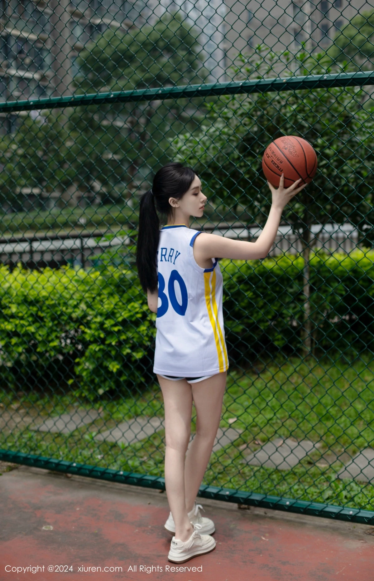 [[XiuRen秀人网]秀人网]No.8744_模特合集女神豆瓣酱蓝球场景互动性感黑色情趣内衣惹火诱惑写真83P