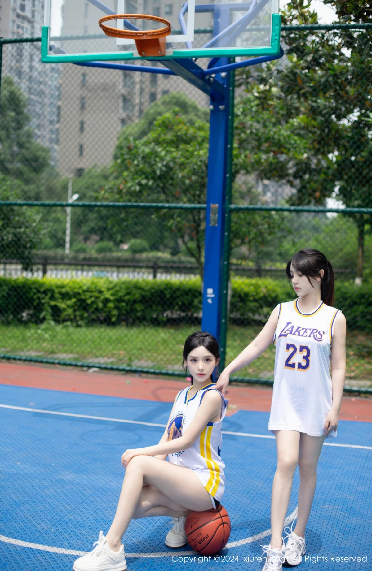 [[XiuRen秀人网]秀人网]No.8744_模特合集女神豆瓣酱蓝球场景互动性感黑色情趣内衣惹火诱惑写真83P