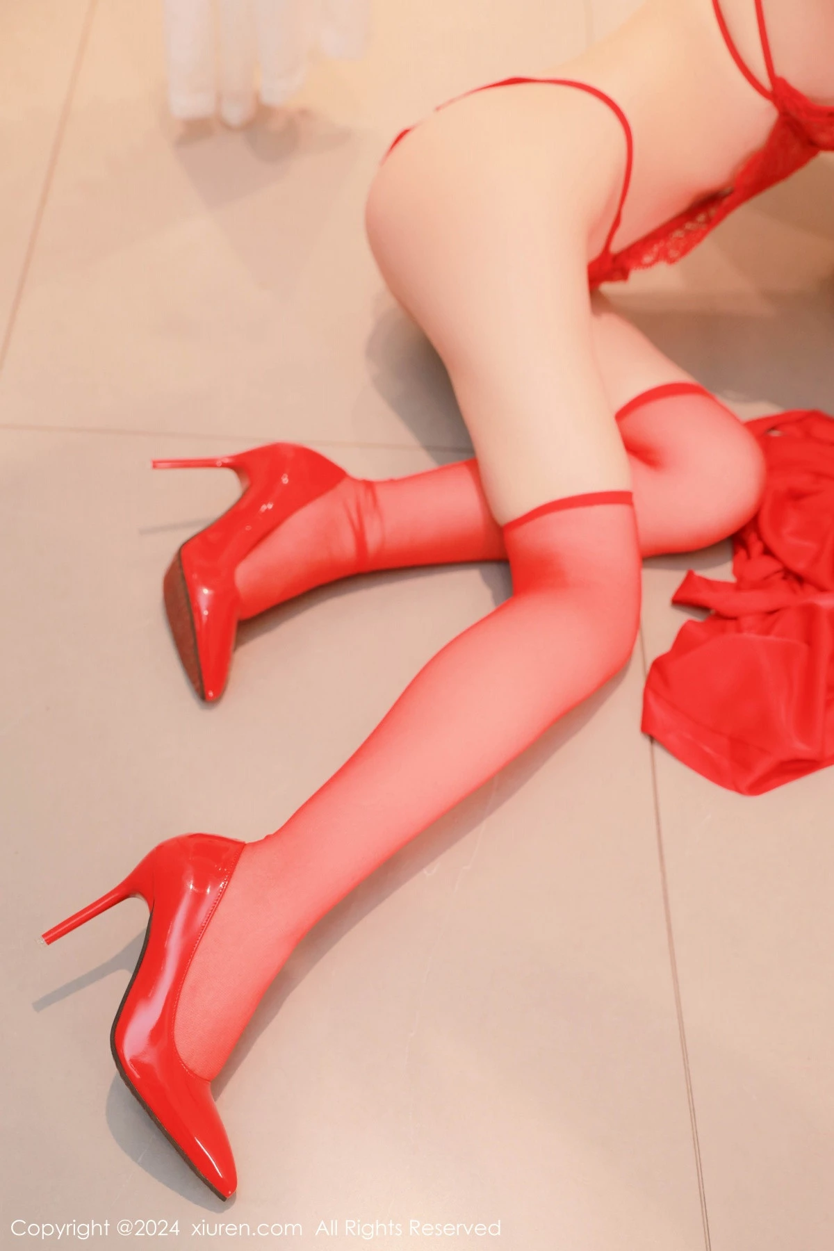 [[XiuRen秀人网]秀人网]No.8922_模特桃妖夭性感红色情趣服饰配红色丝袜秀曼妙身姿惹火诱惑写真78P