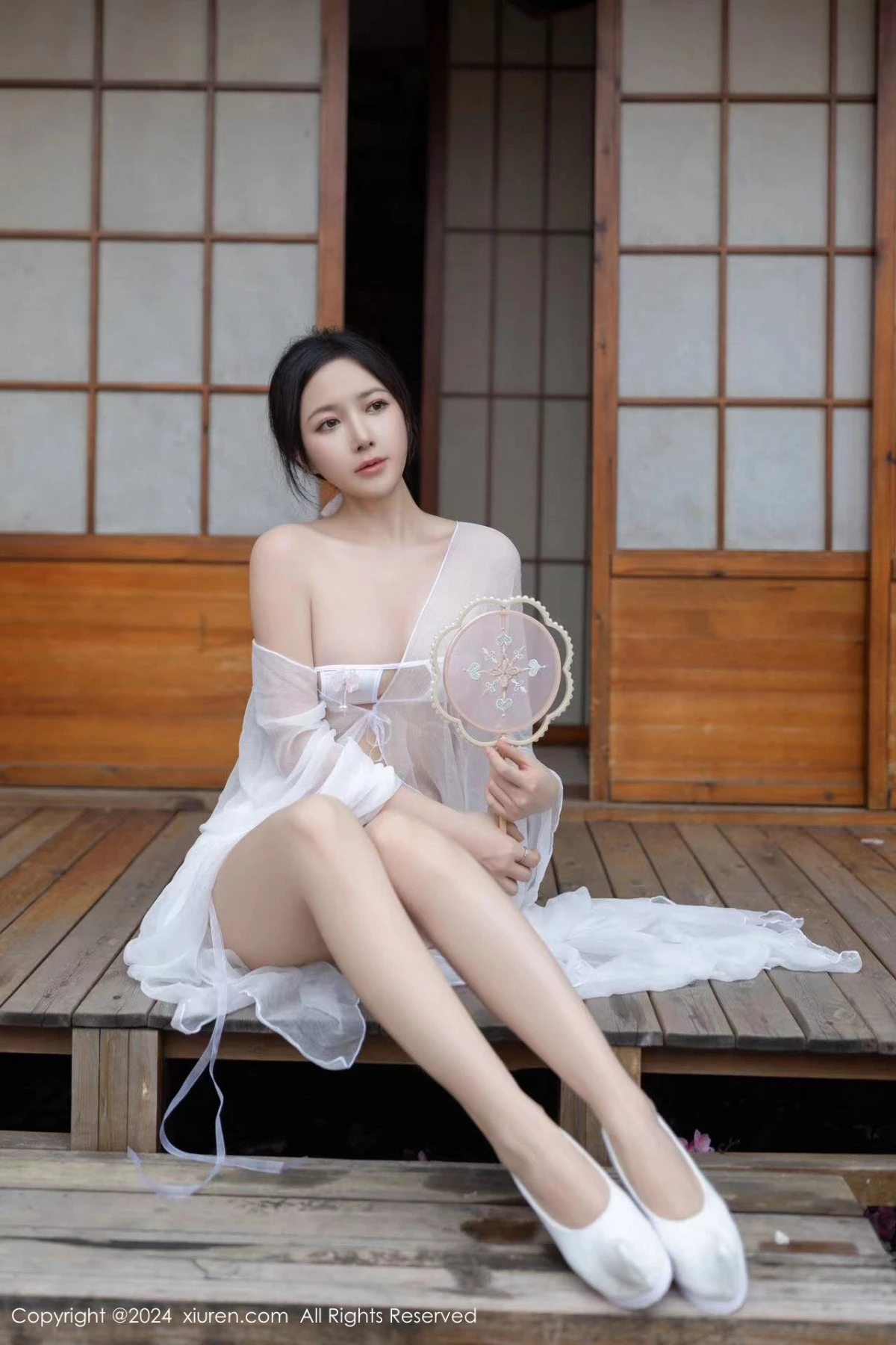 [[XiuRen秀人网]秀人网]No.8927_模特鱼子酱Fish性感白色轻透连衣裙露白色情趣内衣迷人诱惑写真80P