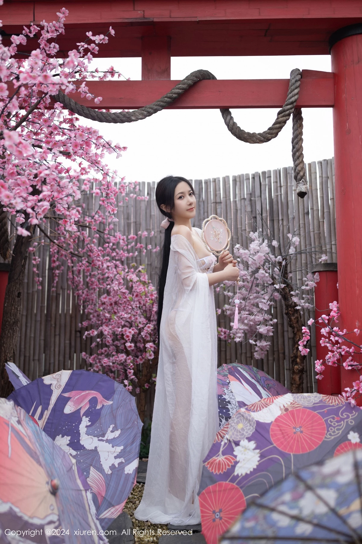 [[XiuRen秀人网]秀人网]No.8927_模特鱼子酱Fish性感白色轻透连衣裙露白色情趣内衣迷人诱惑写真80P