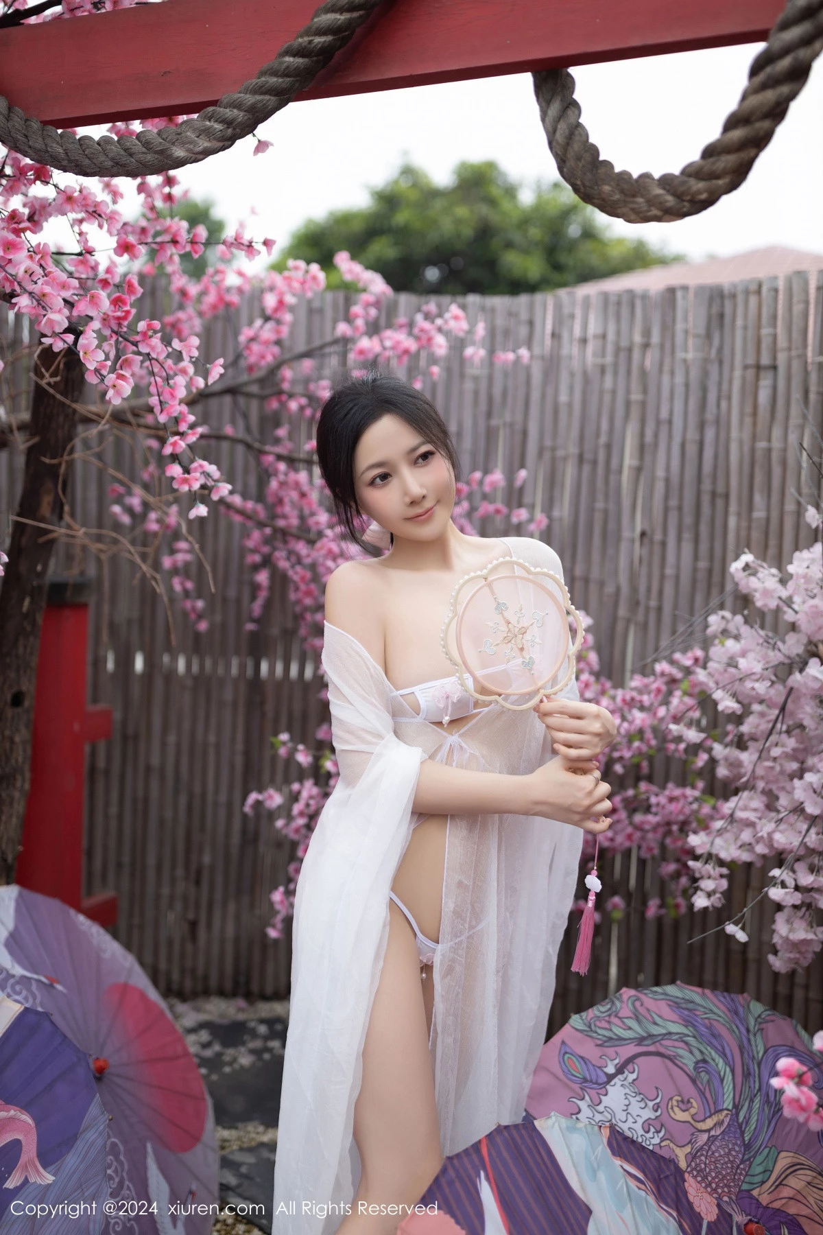 [[XiuRen秀人网]秀人网]No.8927_模特鱼子酱Fish性感白色轻透连衣裙露白色情趣内衣迷人诱惑写真80P