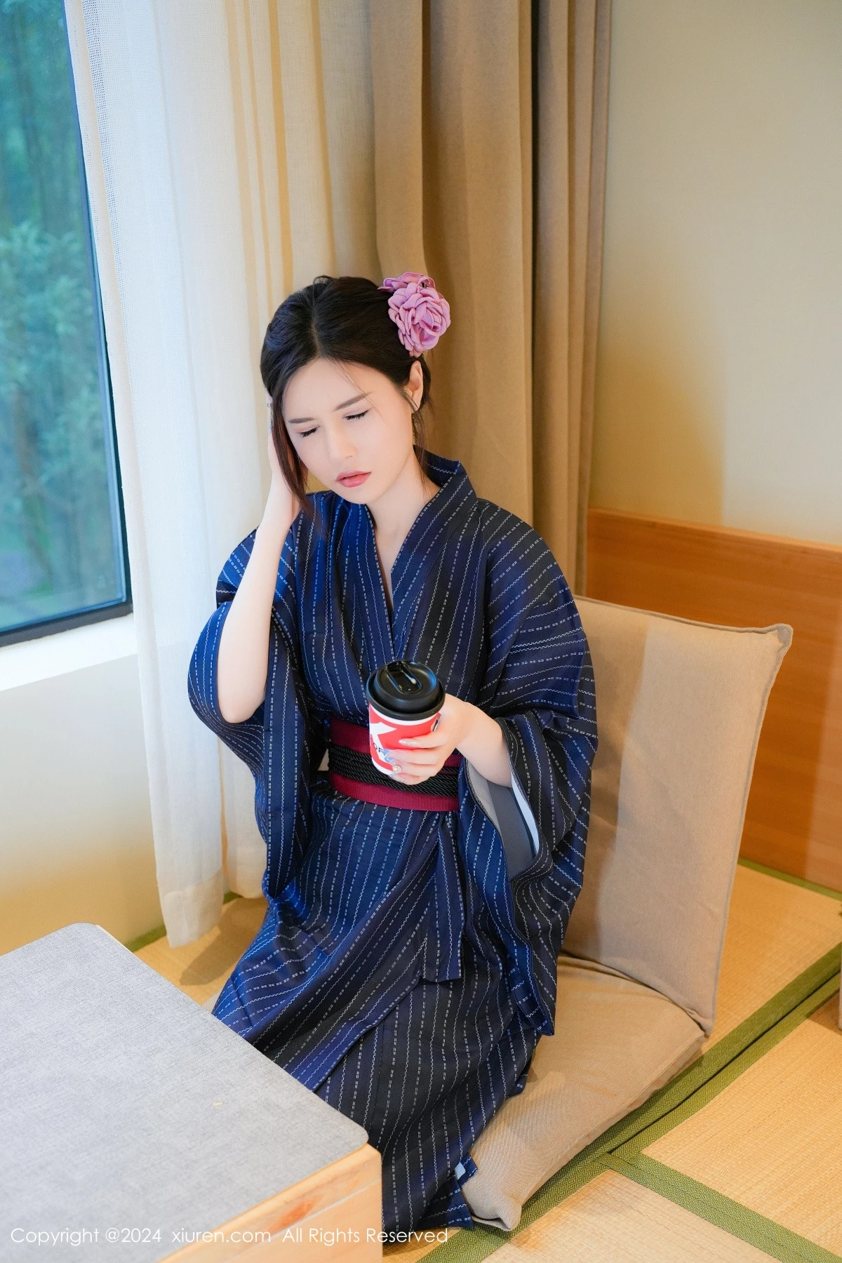 [[XiuRen秀人网]秀人网]No.8928_模特Erikaki户外枷锁主题性感黑色情趣内衣秀白嫩美腿诱惑写真79P