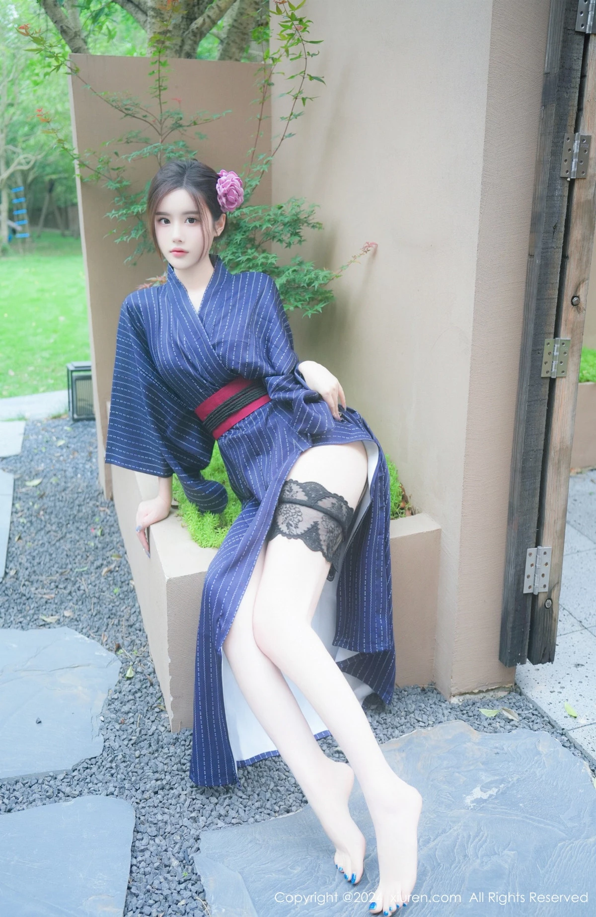 [[XiuRen秀人网]秀人网]No.8928_模特Erikaki户外枷锁主题性感黑色情趣内衣秀白嫩美腿诱惑写真79P