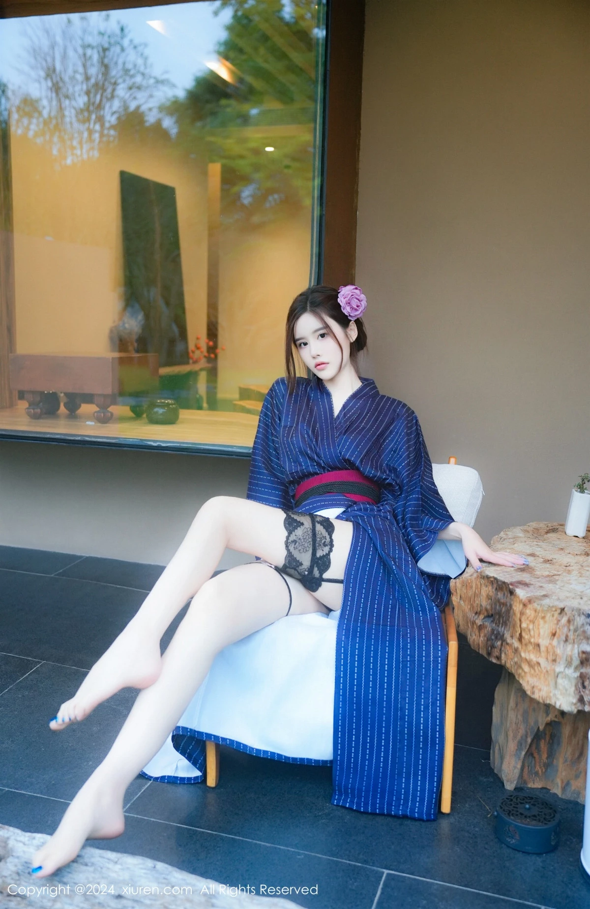 [[XiuRen秀人网]秀人网]No.8928_模特Erikaki户外枷锁主题性感黑色情趣内衣秀白嫩美腿诱惑写真79P