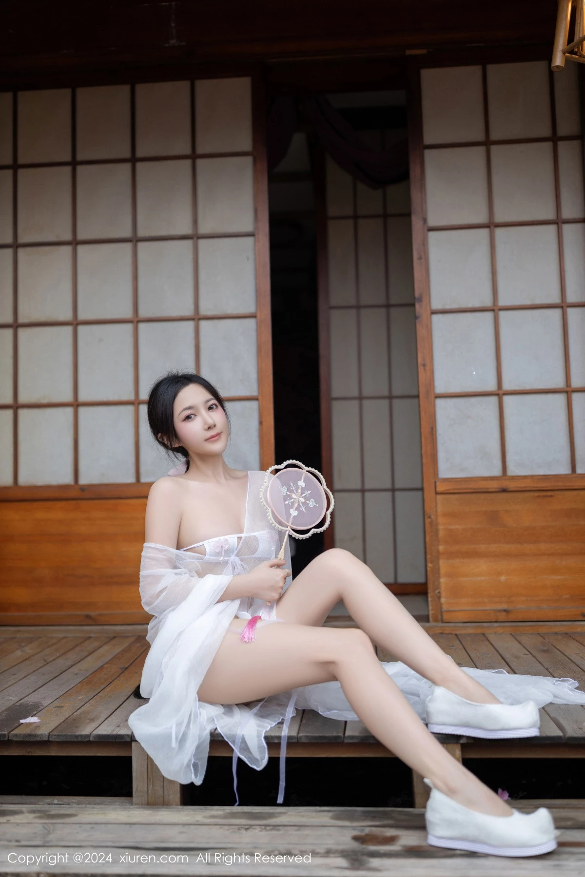 [[XiuRen秀人网]秀人网]No.8927_模特鱼子酱Fish性感白色轻透连衣裙露白色情趣内衣迷人诱惑写真80P