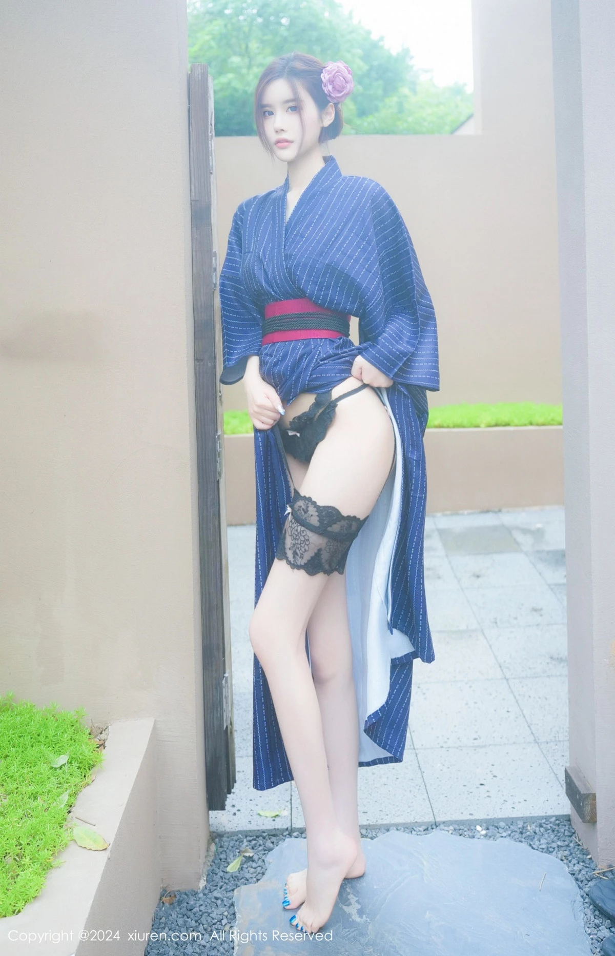 [[XiuRen秀人网]秀人网]No.8928_模特Erikaki户外枷锁主题性感黑色情趣内衣秀白嫩美腿诱惑写真79P