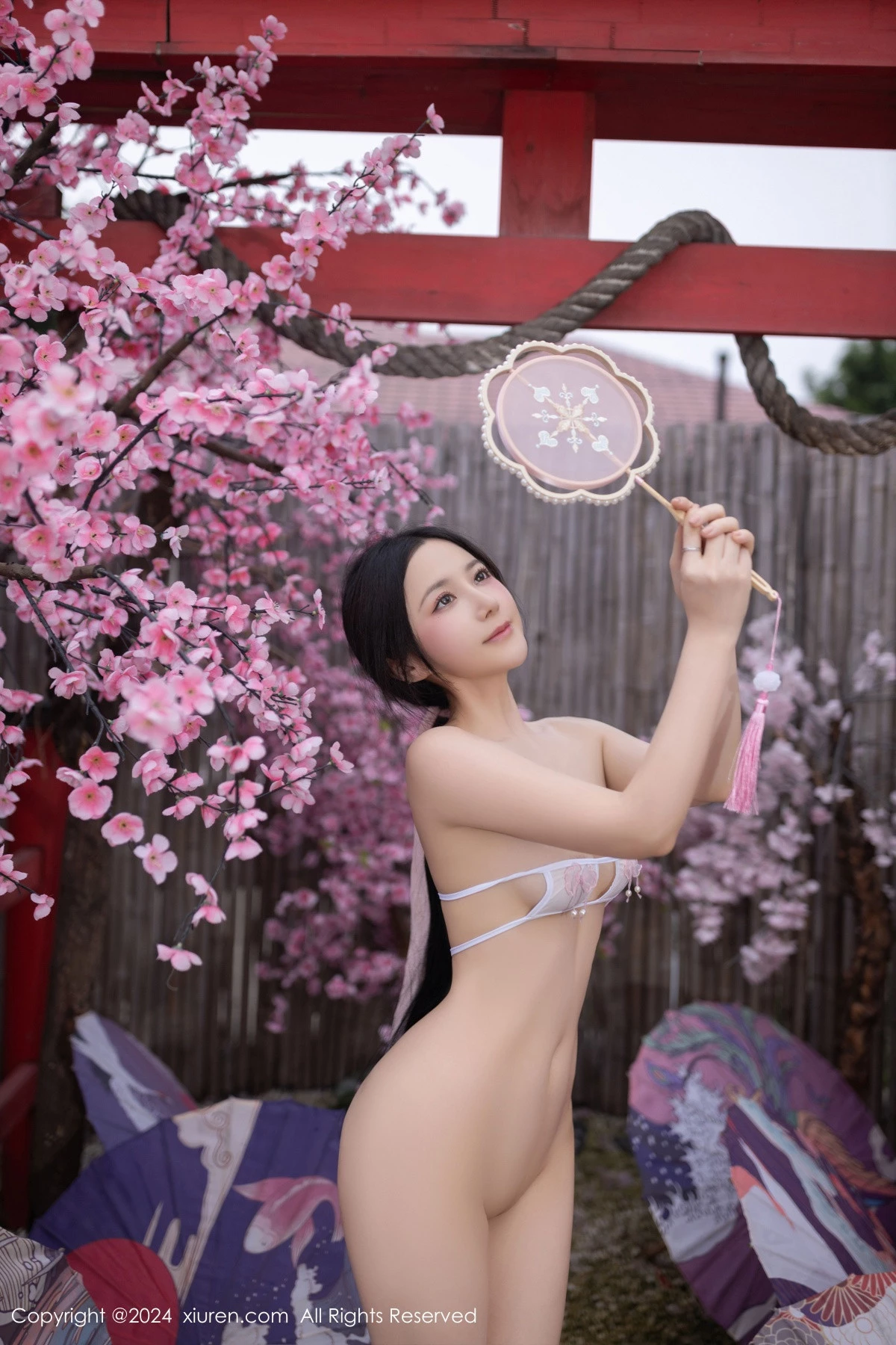 [[XiuRen秀人网]秀人网]No.8927_模特鱼子酱Fish性感白色轻透连衣裙露白色情趣内衣迷人诱惑写真80P