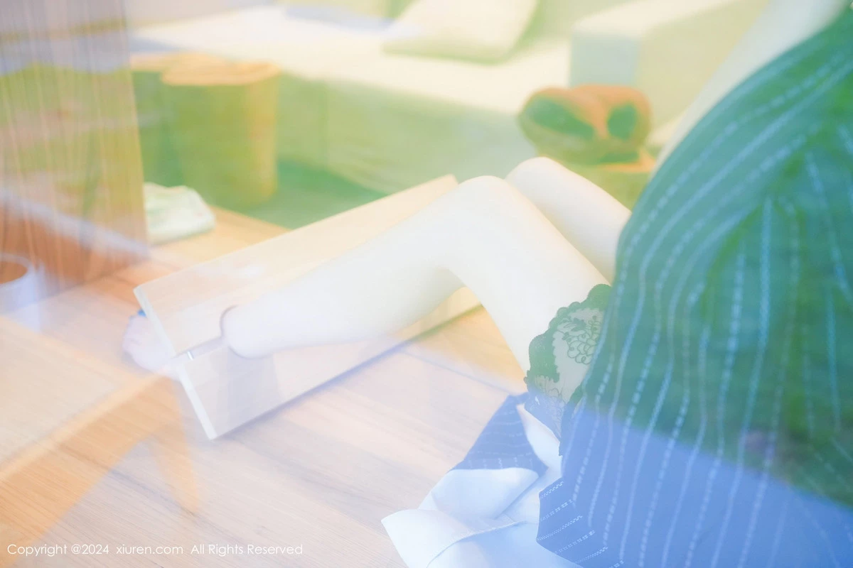 [[XiuRen秀人网]秀人网]No.8928_模特Erikaki户外枷锁主题性感黑色情趣内衣秀白嫩美腿诱惑写真79P