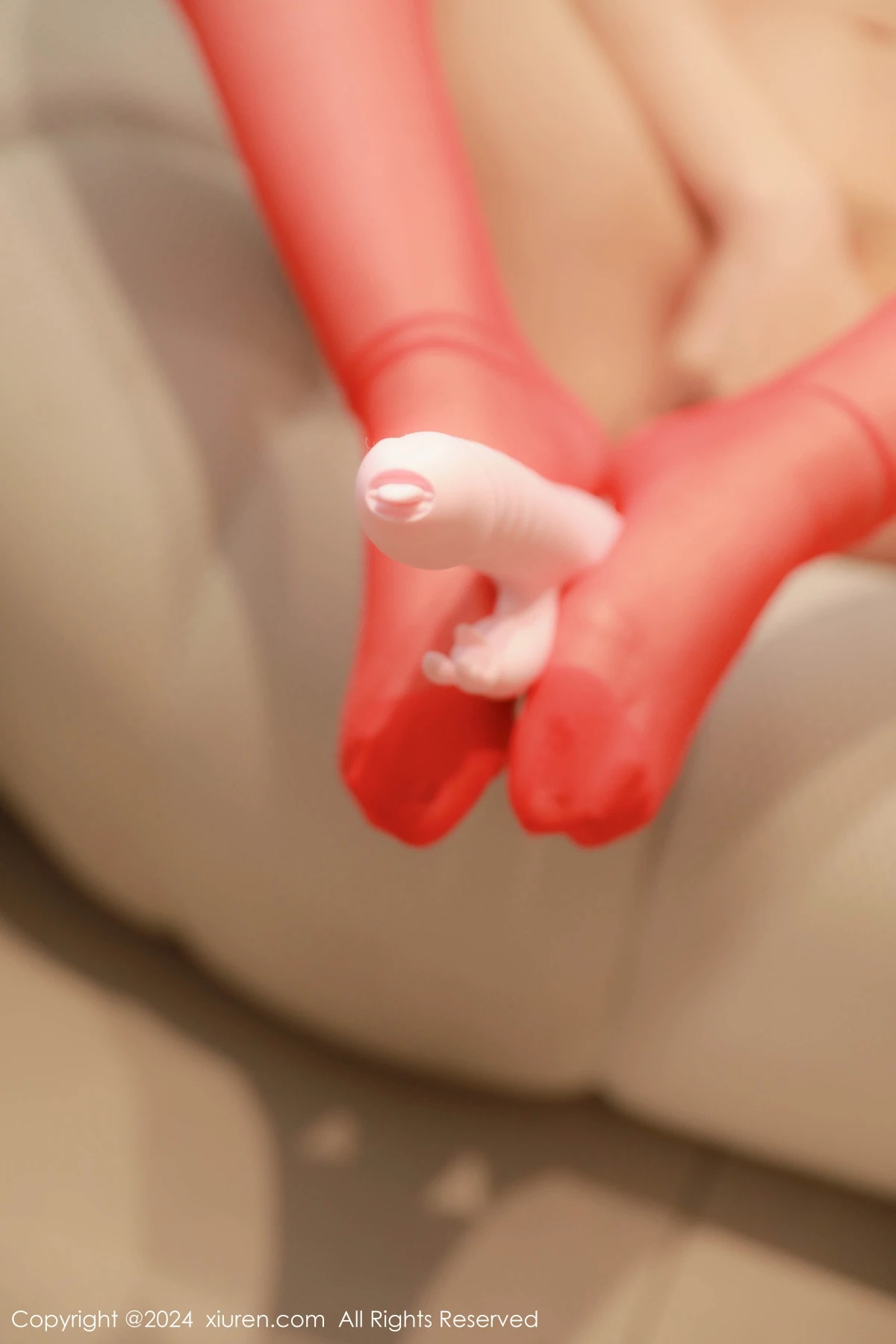 [[XiuRen秀人网]秀人网]No.8922_模特桃妖夭性感红色情趣服饰配红色丝袜秀曼妙身姿惹火诱惑写真78P