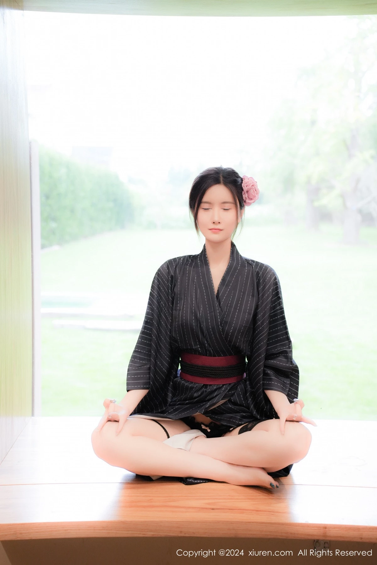 [[XiuRen秀人网]秀人网]No.8928_模特Erikaki户外枷锁主题性感黑色情趣内衣秀白嫩美腿诱惑写真79P