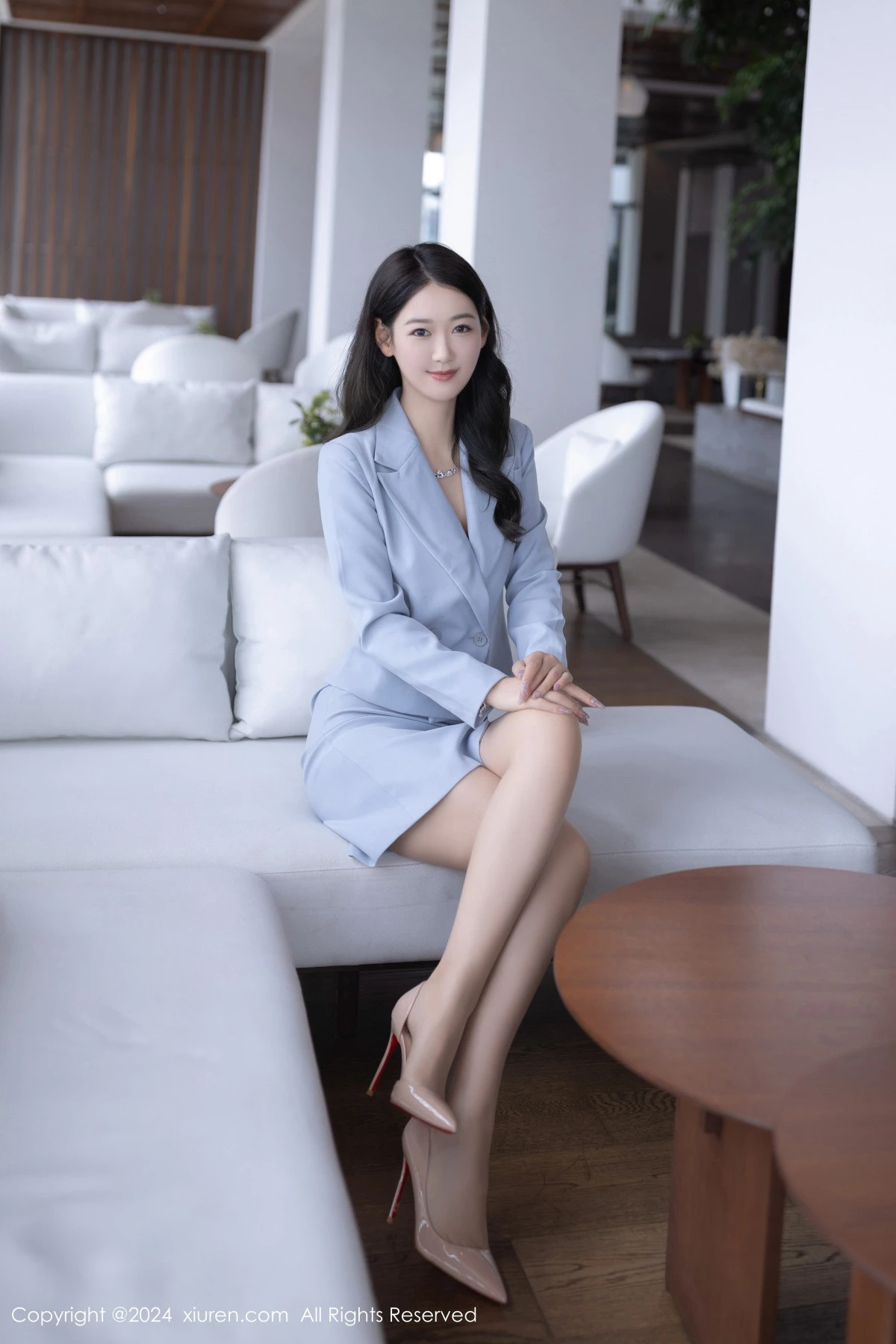 [[XiuRen秀人网]秀人网]No.8935_模特唐安琪性感OL制服露黑色内衣配开档肉丝秀曼妙身姿诱惑写真80P