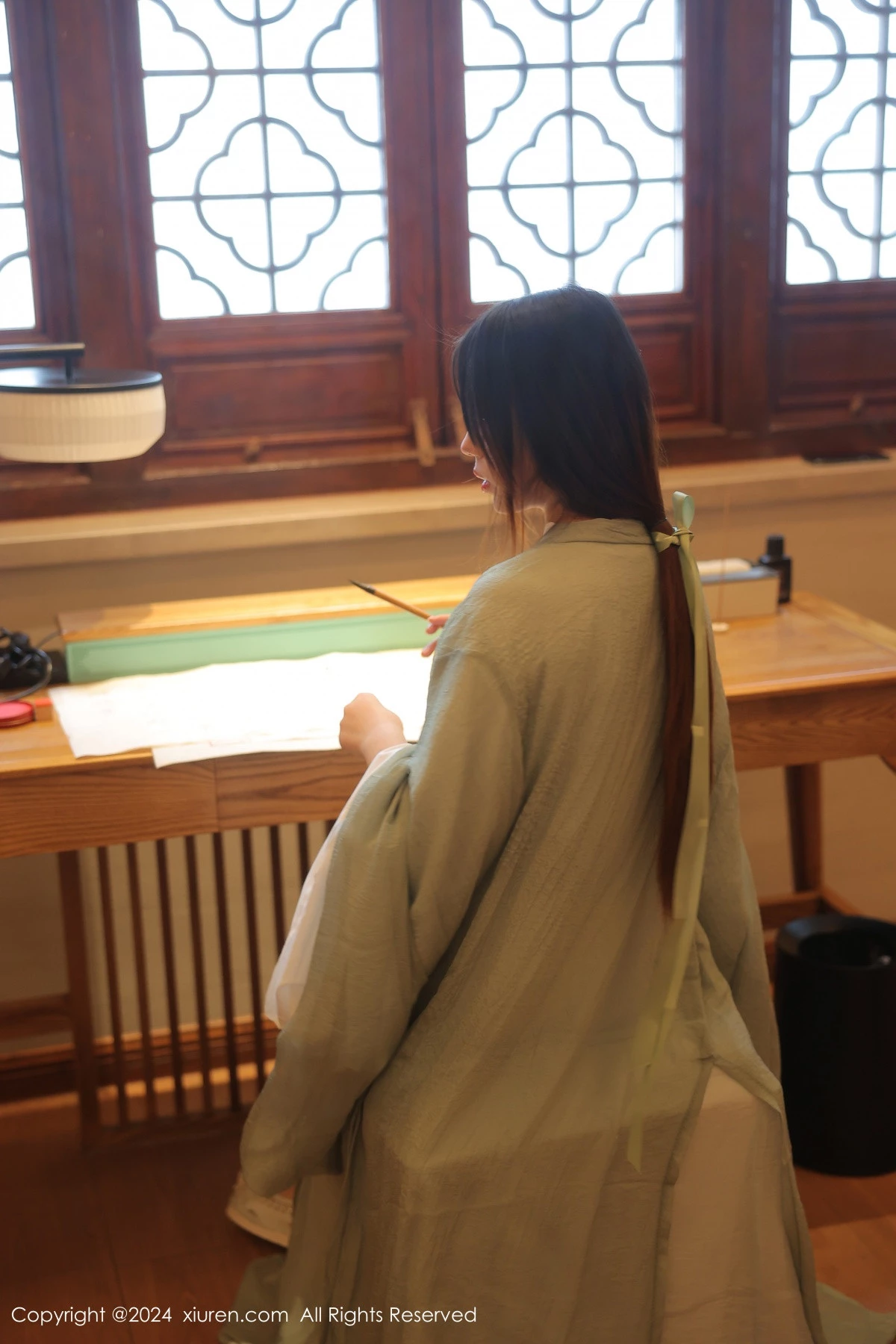 [[XiuRen秀人网]秀人网]No.8937_模特蛋蛋宝私房性感绿色古装服饰配超薄肉丝秀丰腴身姿诱惑写真83P