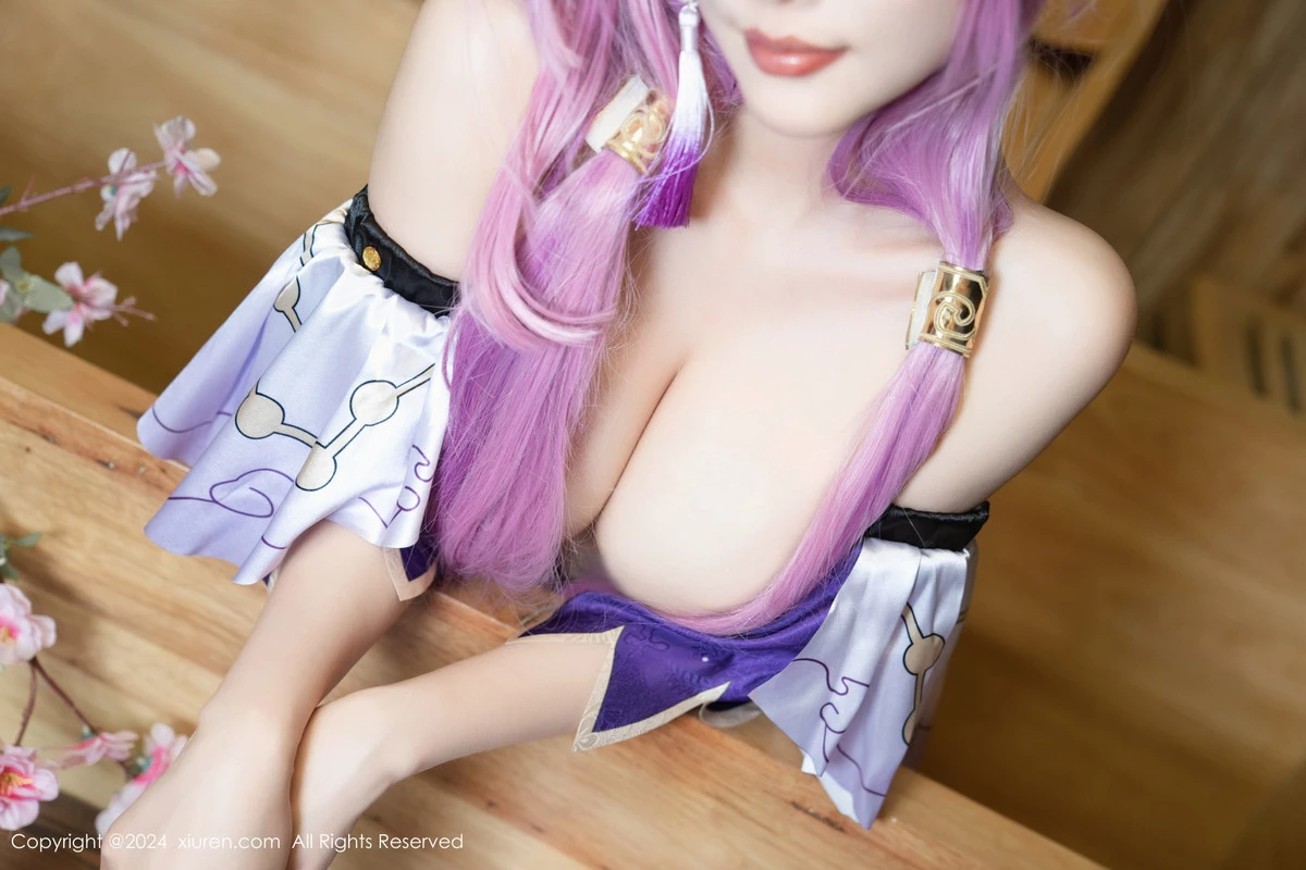 [[XiuRen秀人网]秀人网]No.8943_女神杨晨晨Yome性感紫色Cosplay服饰配白丝袜秀丰满身材诱惑写真79P