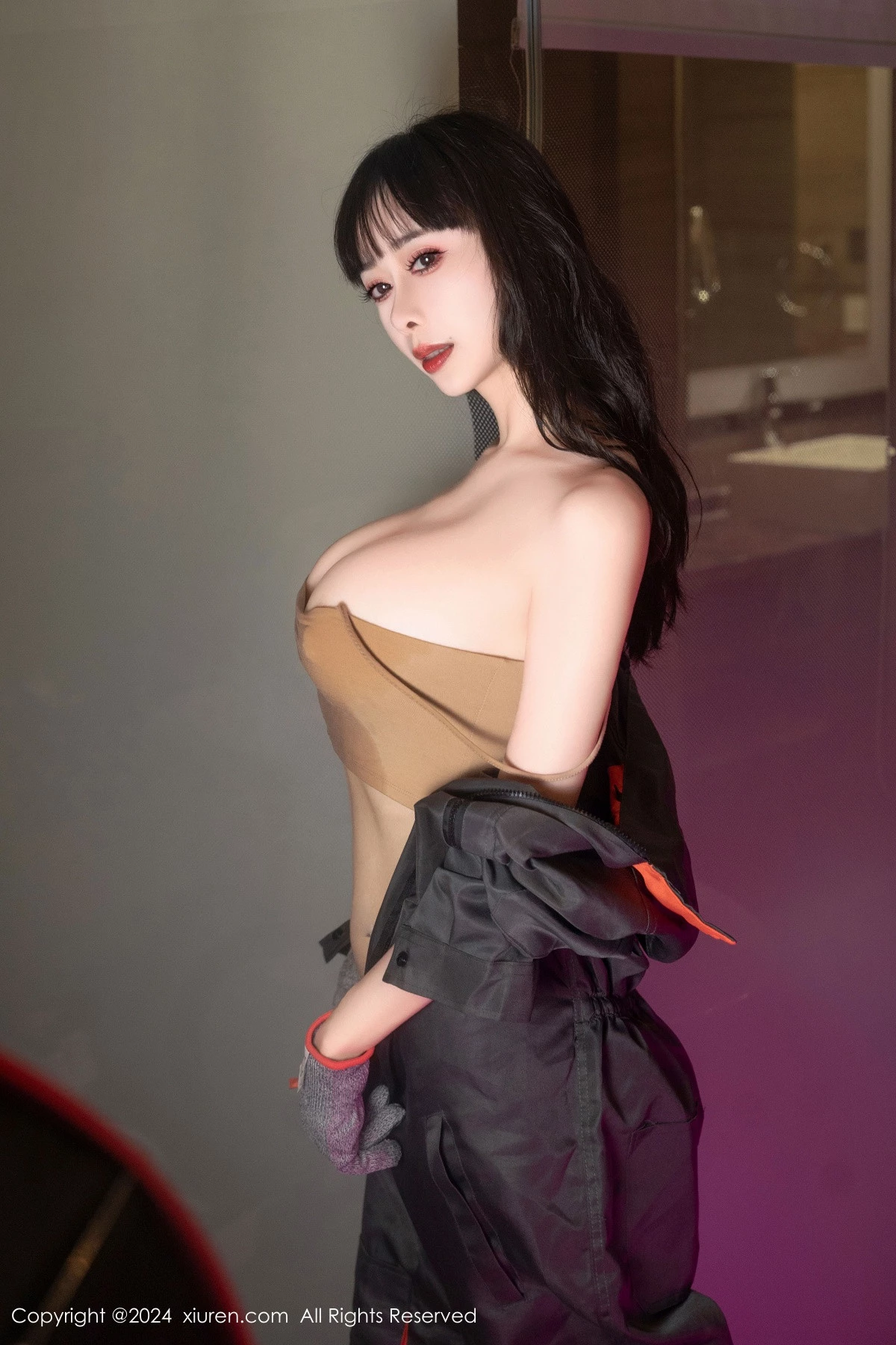 [[XiuRen秀人网]秀人网]No.8938_模特宝宝甜维修工主题半脱露性感抹胸内衣秀曼妙身姿诱惑写真82P