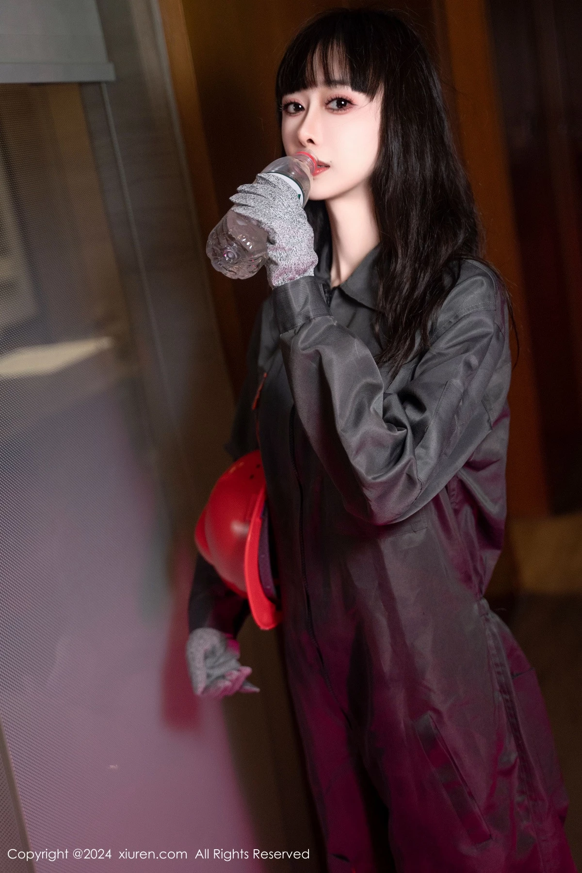 [[XiuRen秀人网]秀人网]No.8938_模特宝宝甜维修工主题半脱露性感抹胸内衣秀曼妙身姿诱惑写真82P