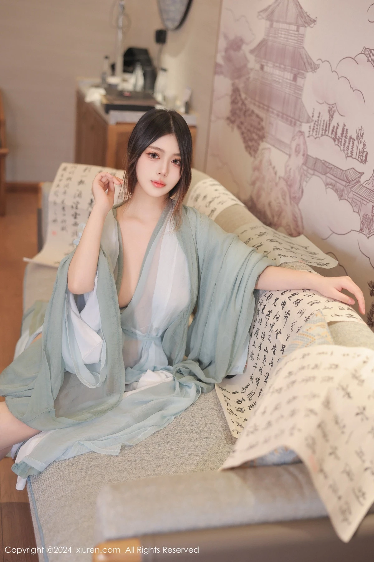 [[XiuRen秀人网]秀人网]No.8937_模特蛋蛋宝私房性感绿色古装服饰配超薄肉丝秀丰腴身姿诱惑写真83P