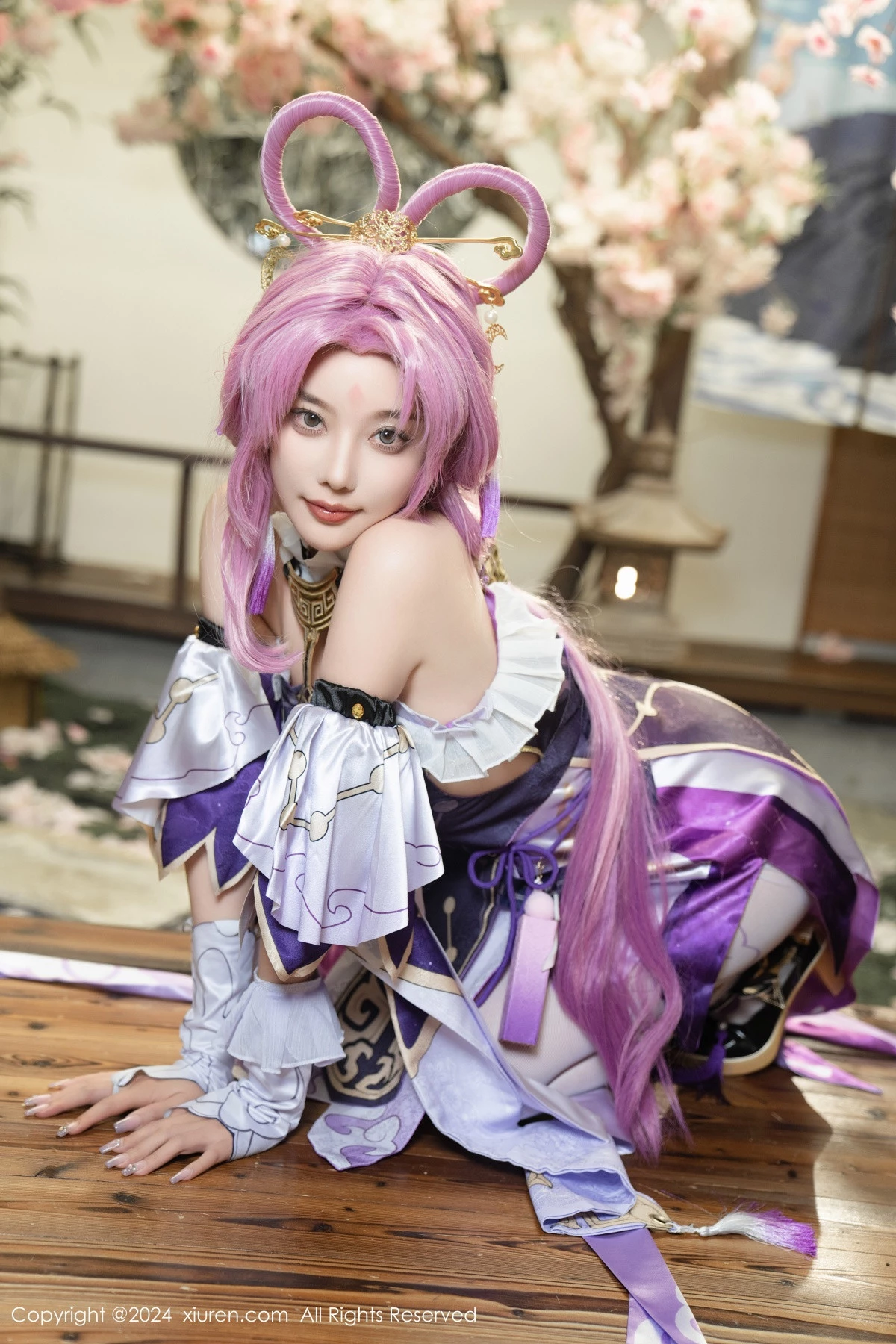 [[XiuRen秀人网]秀人网]No.8943_女神杨晨晨Yome性感紫色Cosplay服饰配白丝袜秀丰满身材诱惑写真79P