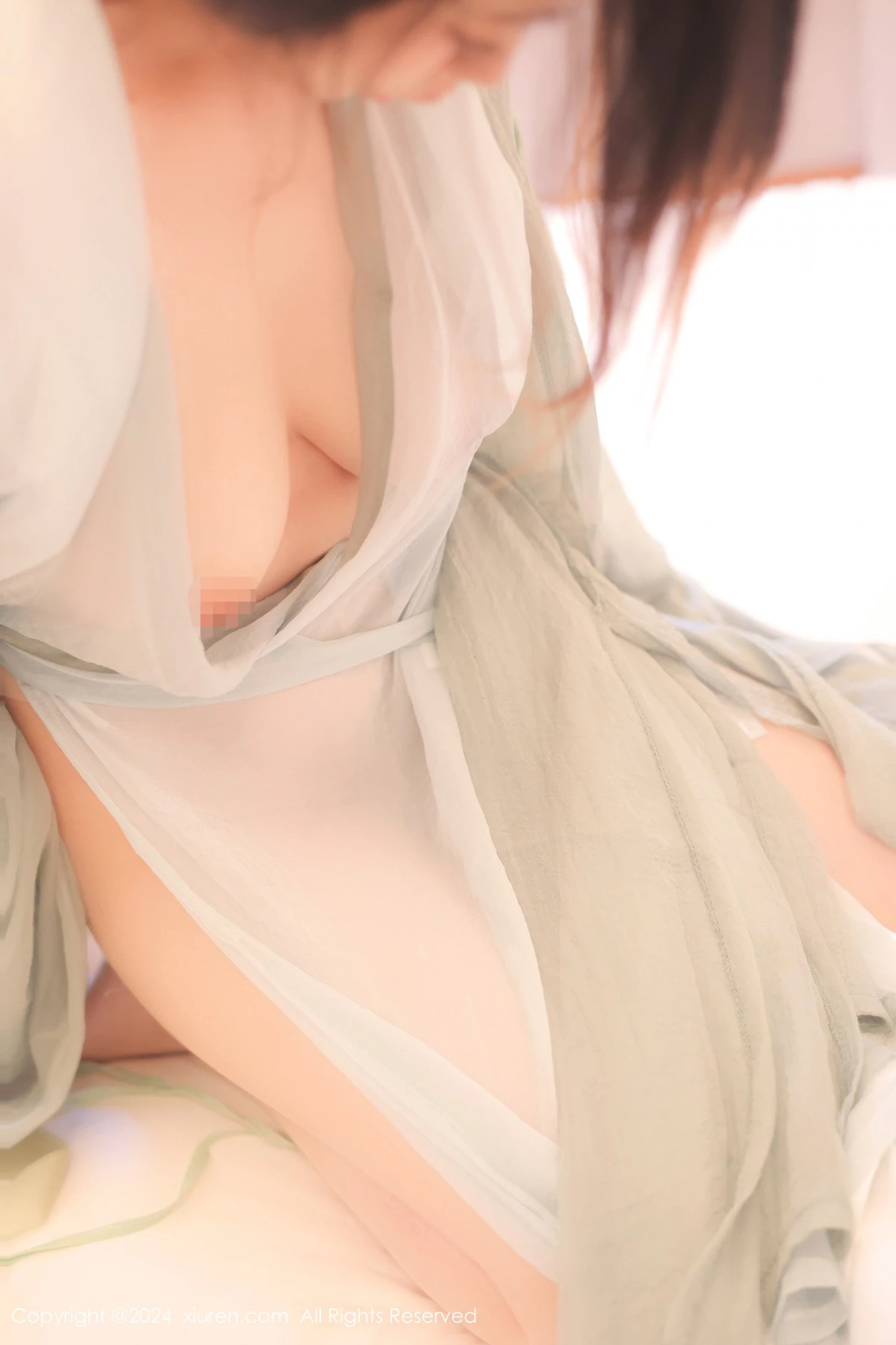 [[XiuRen秀人网]秀人网]No.8937_模特蛋蛋宝私房性感绿色古装服饰配超薄肉丝秀丰腴身姿诱惑写真83P