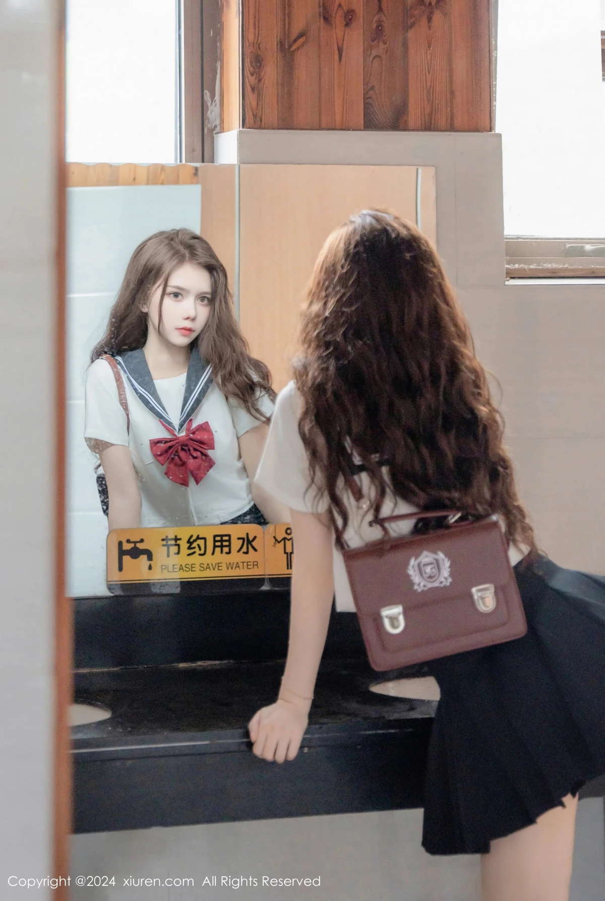 [[XiuRen秀人网]秀人网]No.8948_新人模特拍黄瓜girl性感JK制服露白色蕾丝内衣秀曼妙身姿诱惑写真81P