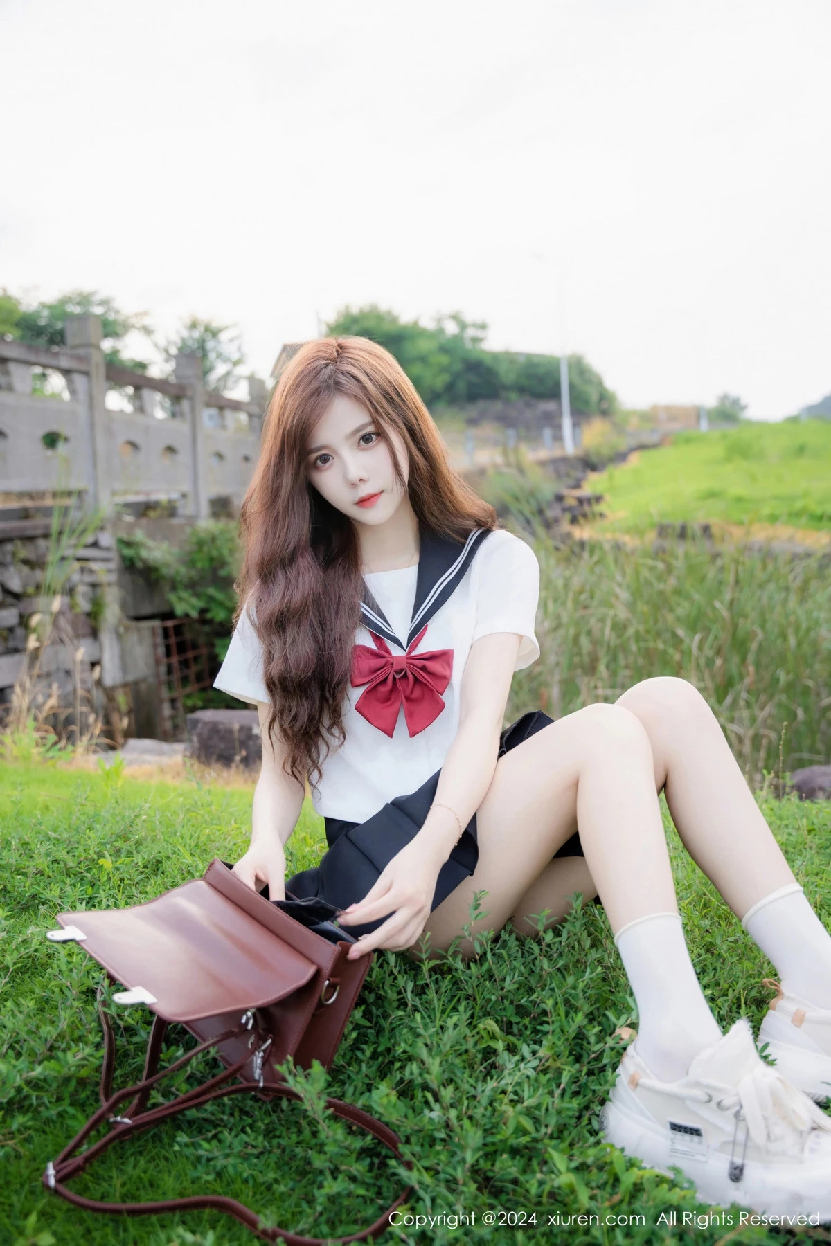 [[XiuRen秀人网]秀人网]No.8948_新人模特拍黄瓜girl性感JK制服露白色蕾丝内衣秀曼妙身姿诱惑写真81P