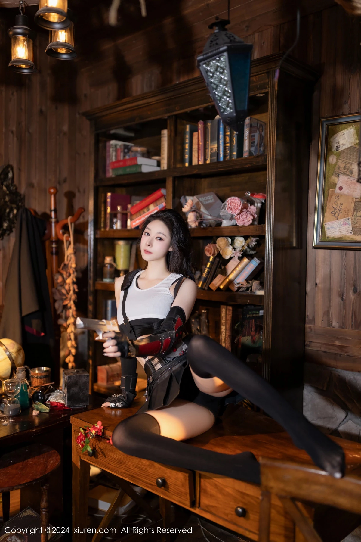 [[XiuRen秀人网]秀人网]No.8953_模特小逗逗性感黑色短裙露情趣吊带配黑丝袜秀曼妙身姿诱惑写真80P