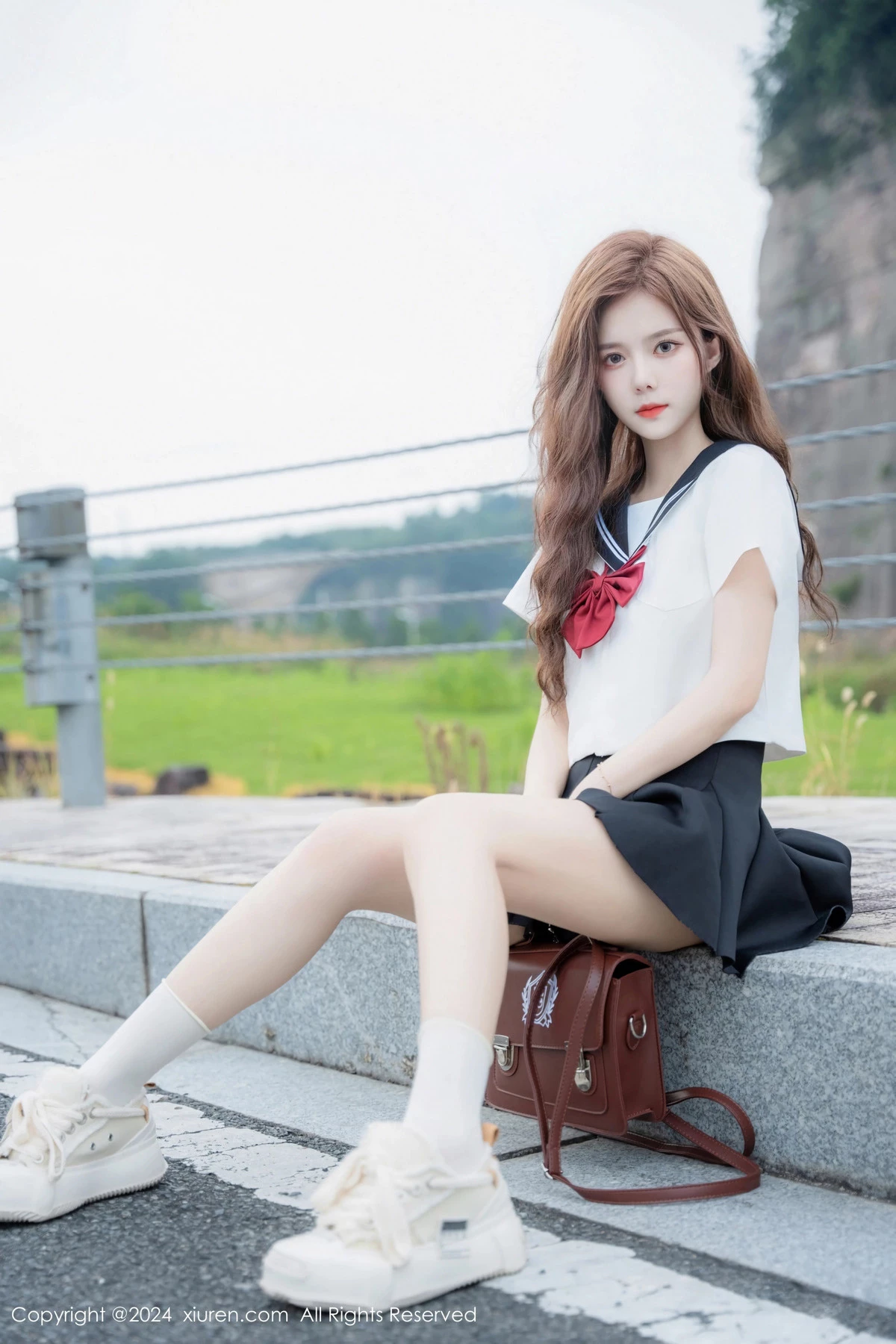 [[XiuRen秀人网]秀人网]No.8948_新人模特拍黄瓜girl性感JK制服露白色蕾丝内衣秀曼妙身姿诱惑写真81P