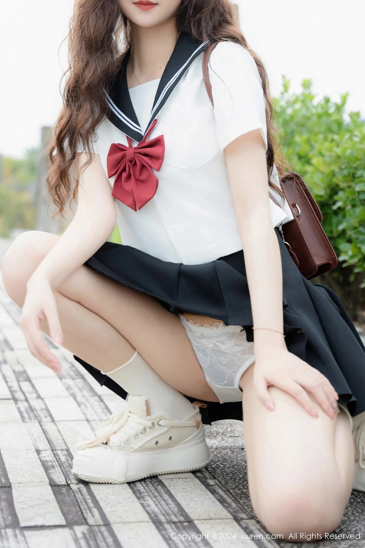 [[XiuRen秀人网]秀人网]No.8948_新人模特拍黄瓜girl性感JK制服露白色蕾丝内衣秀曼妙身姿诱惑写真81P