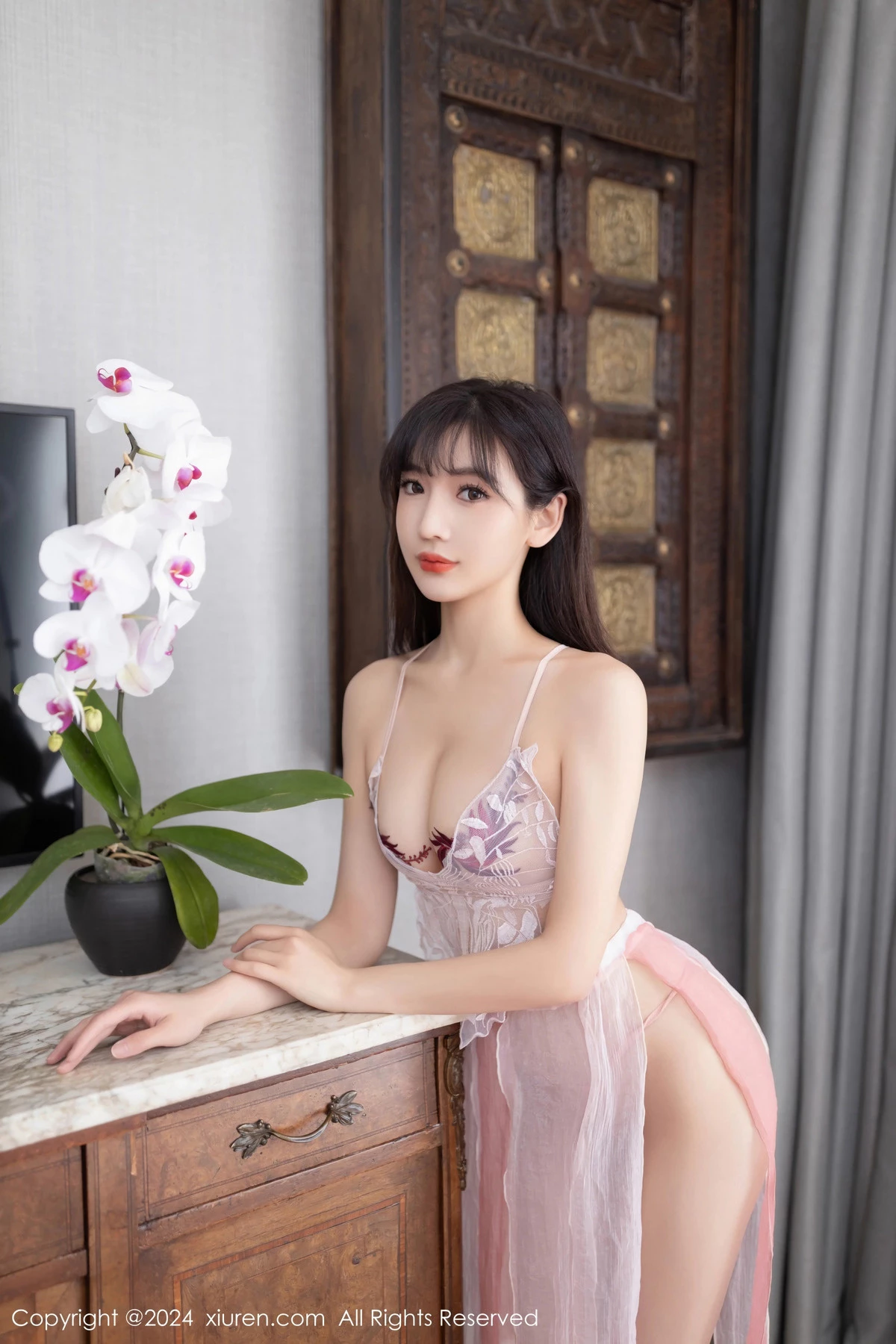 [[XiuRen秀人网]秀人网]No.8954_模特陆萱萱性感粉色薄纱裙露粉色内衣配超薄肉丝撩人诱惑写真80P
