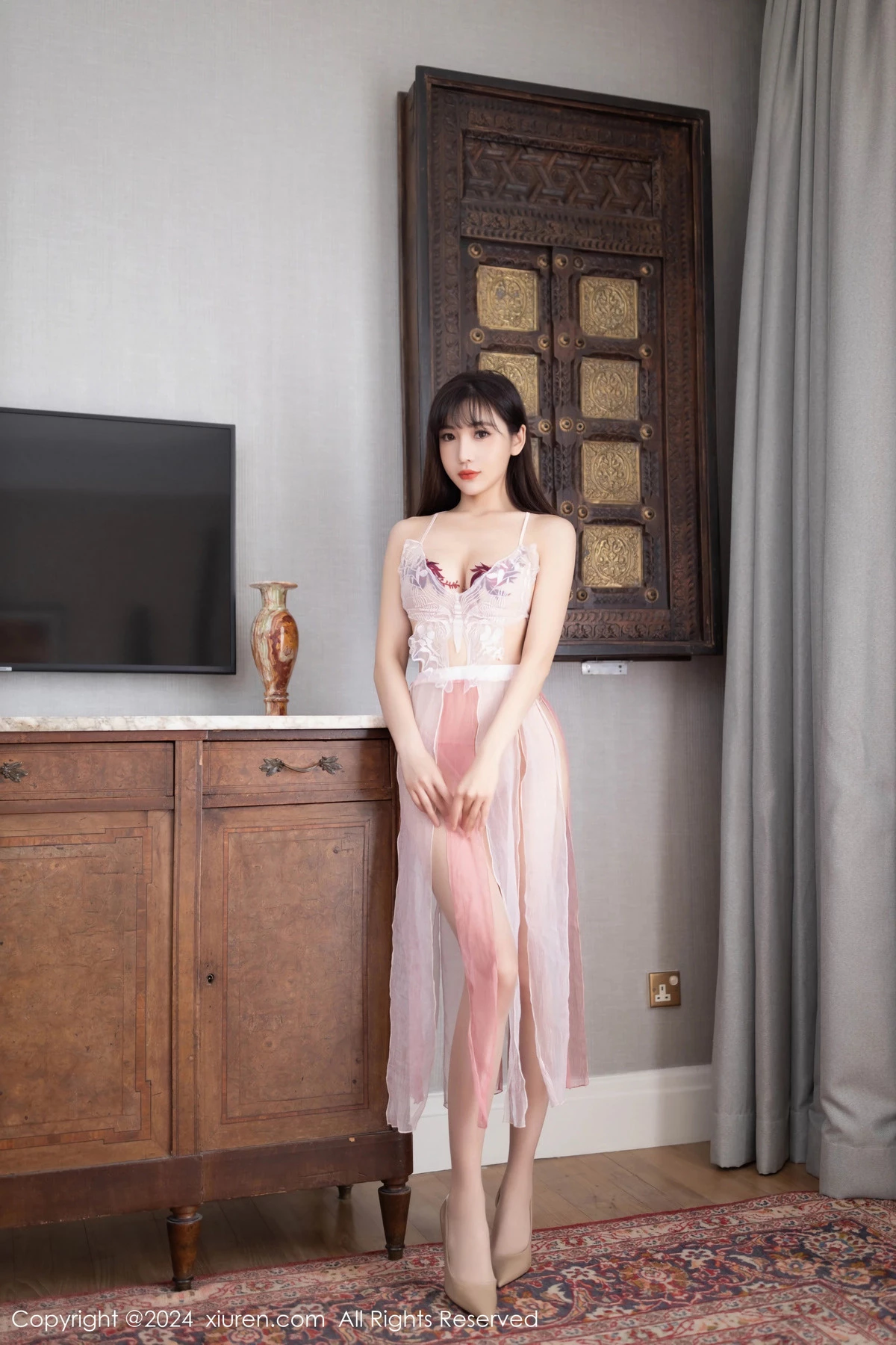 [[XiuRen秀人网]秀人网]No.8954_模特陆萱萱性感粉色薄纱裙露粉色内衣配超薄肉丝撩人诱惑写真80P