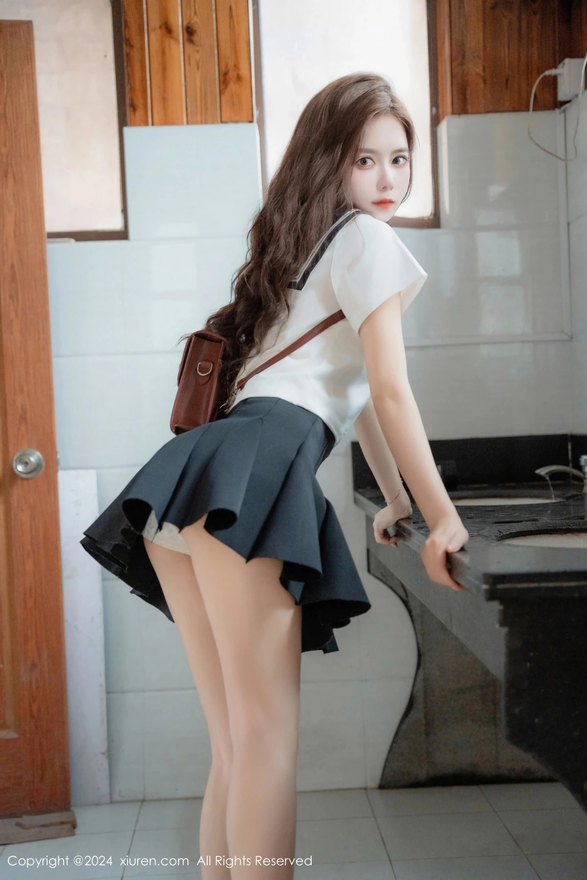 [[XiuRen秀人网]秀人网]No.8948_新人模特拍黄瓜girl性感JK制服露白色蕾丝内衣秀曼妙身姿诱惑写真81P