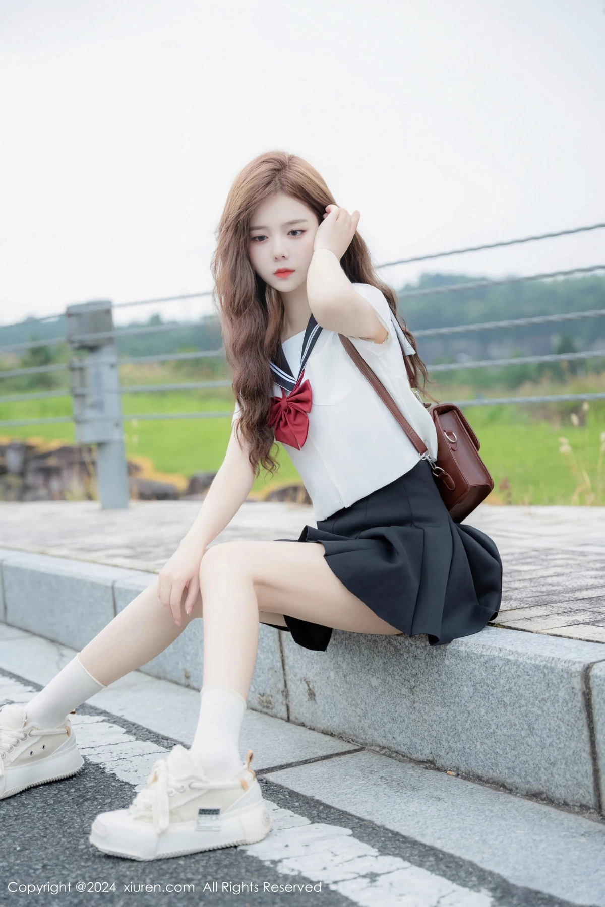 [[XiuRen秀人网]秀人网]No.8948_新人模特拍黄瓜girl性感JK制服露白色蕾丝内衣秀曼妙身姿诱惑写真81P