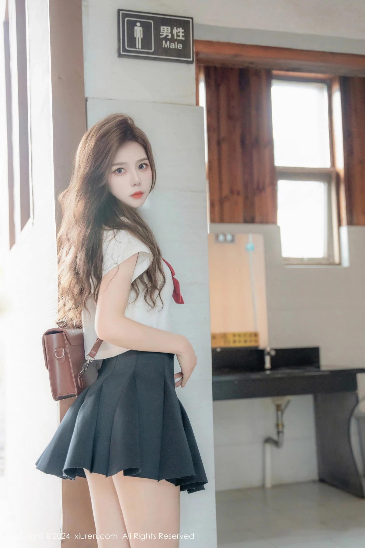 [[XiuRen秀人网]秀人网]No.8948_新人模特拍黄瓜girl性感JK制服露白色蕾丝内衣秀曼妙身姿诱惑写真81P