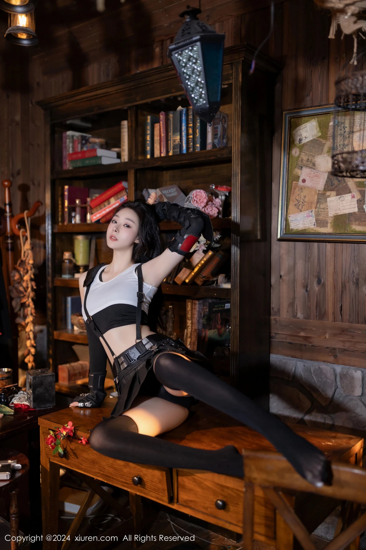 [[XiuRen秀人网]秀人网]No.8953_模特小逗逗性感黑色短裙露情趣吊带配黑丝袜秀曼妙身姿诱惑写真80P