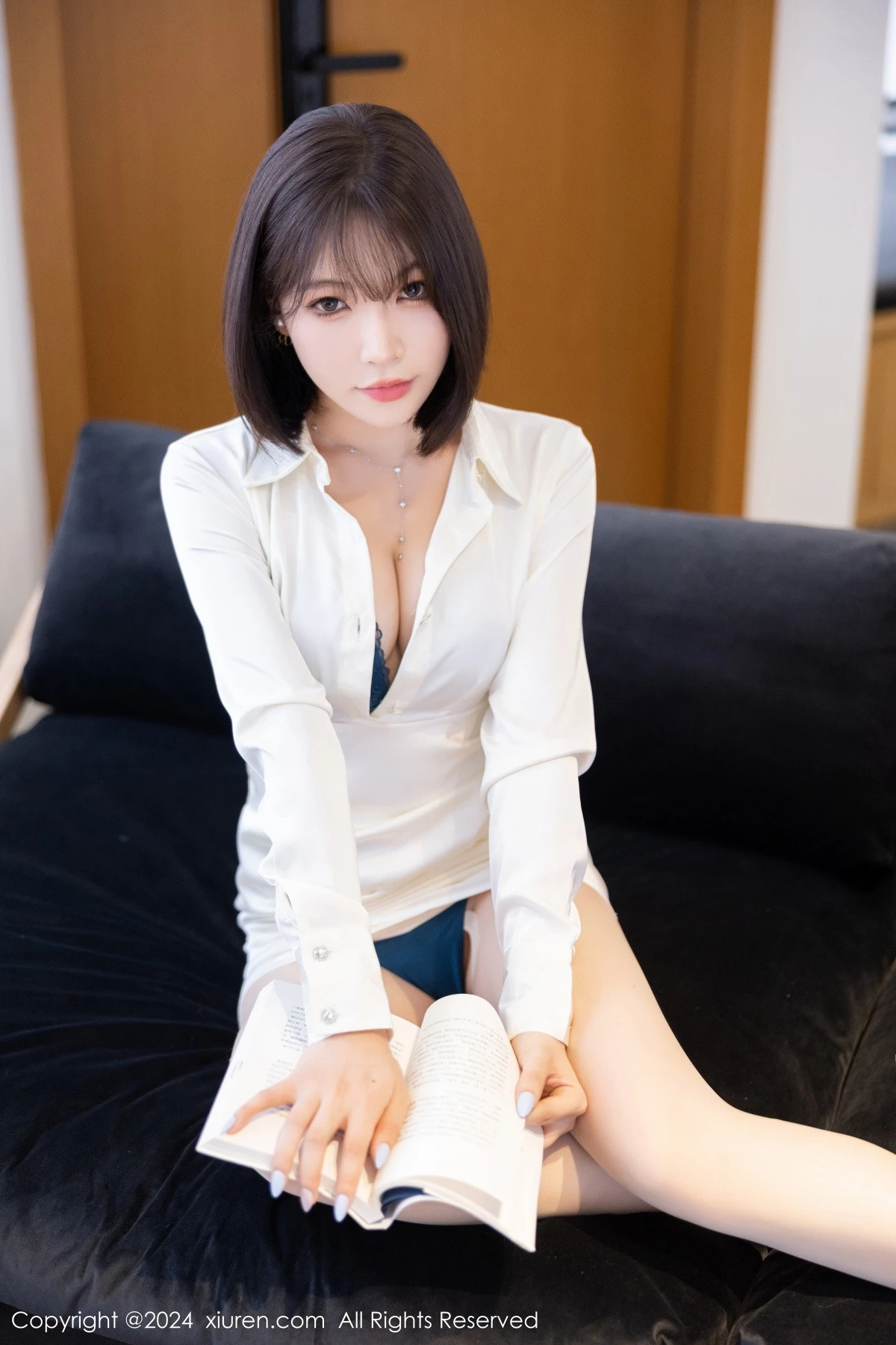 [[XiuRen秀人网]秀人网]No.8963_女神徐莉芝Booty性感白色服饰露蓝色内衣配白丝袜迷人诱惑写真87P