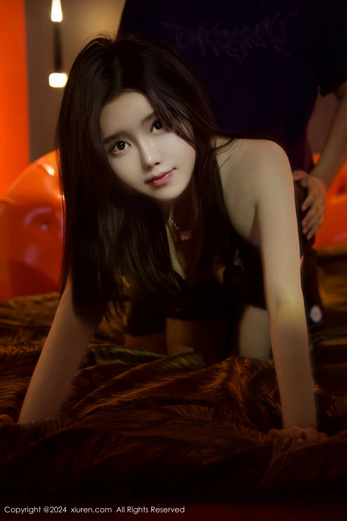 [[XiuRen秀人网]秀人网]No.8956_模特小薯条nienie性感黑色连衣短裙配黑丝袜秀完美身材诱惑写真69P