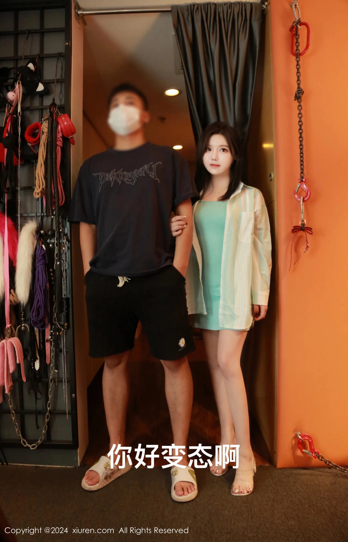 [[XiuRen秀人网]秀人网]No.8956_模特小薯条nienie性感黑色连衣短裙配黑丝袜秀完美身材诱惑写真69P