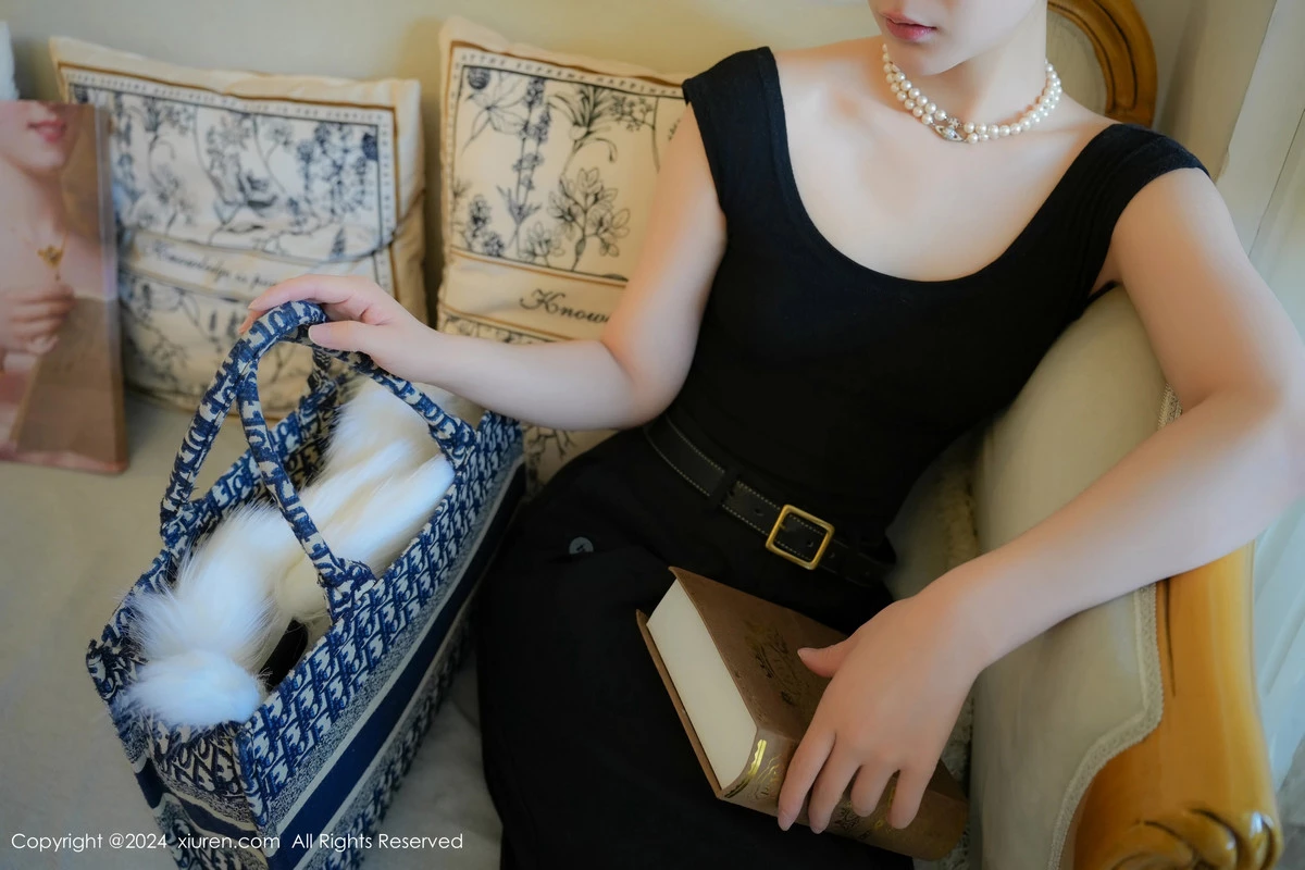 [[XiuRen秀人网]秀人网]No.8955_模特喵喵JOJO黑色连衣裙露白色情趣内衣秀曼妙身姿诱惑写真80P