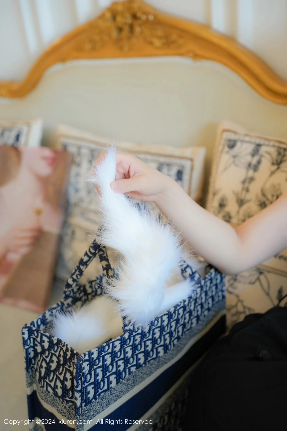 [[XiuRen秀人网]秀人网]No.8955_模特喵喵JOJO黑色连衣裙露白色情趣内衣秀曼妙身姿诱惑写真80P