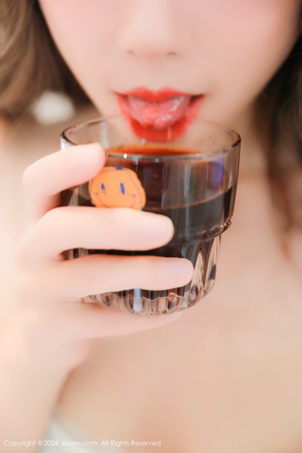 [[XiuRen秀人网]秀人网]No.8964_模特桃妖夭性感白色服饰配超短牛仔裤秀曼妙身姿惹火诱惑写真83P