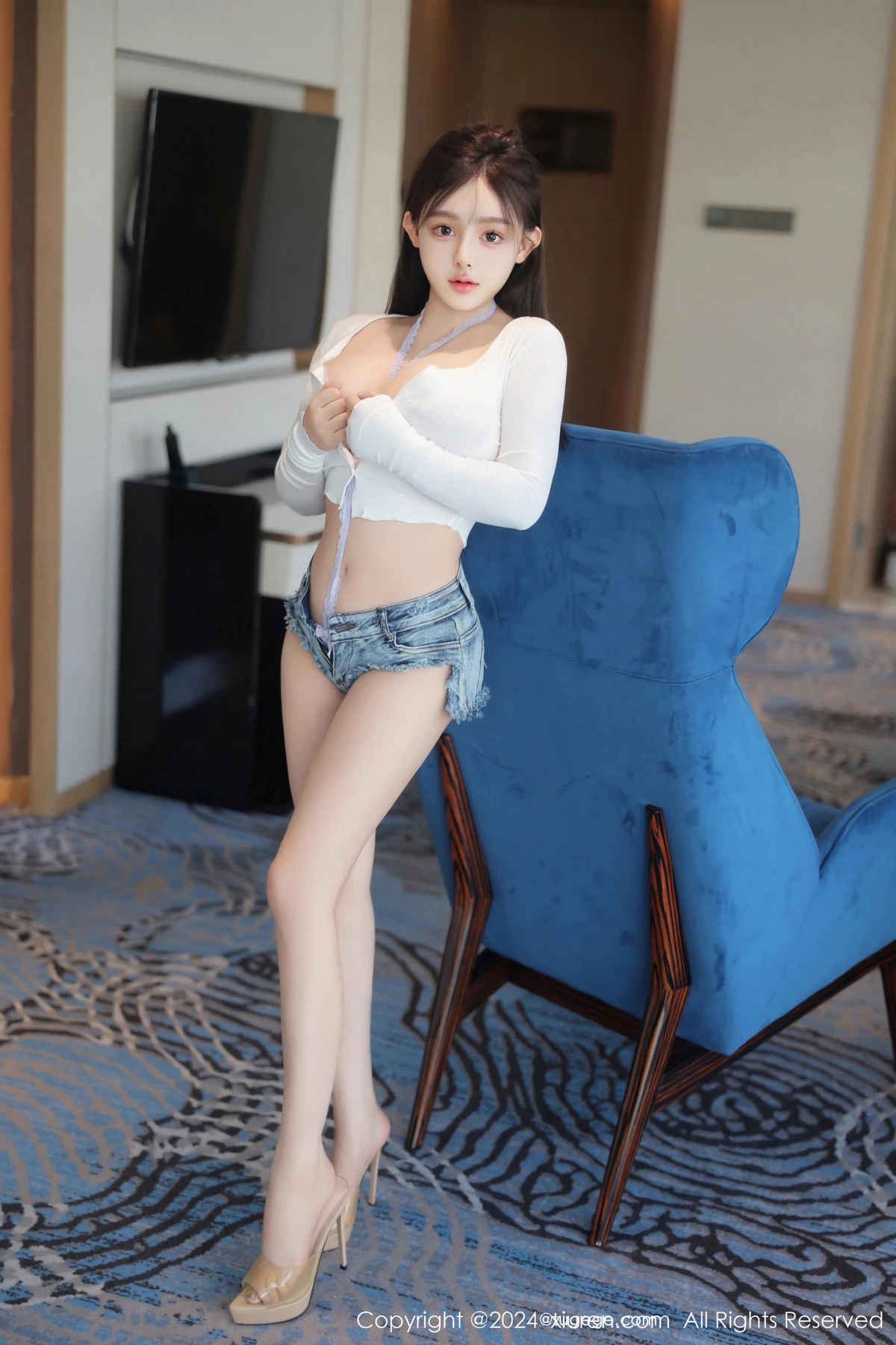 [[XiuRen秀人网]秀人网]No.8958_模特娜娜子yy私房性感白T配超短牛仔裤秀丰乳肥臀惹火诱惑写真78P