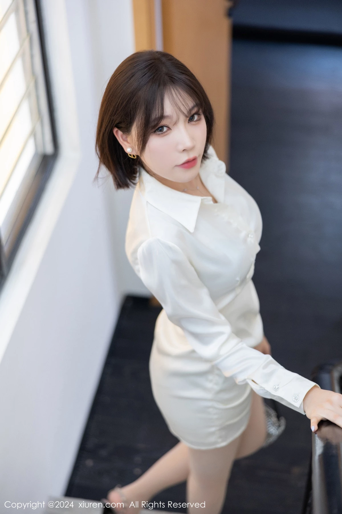 [[XiuRen秀人网]秀人网]No.8963_女神徐莉芝Booty性感白色服饰露蓝色内衣配白丝袜迷人诱惑写真87P