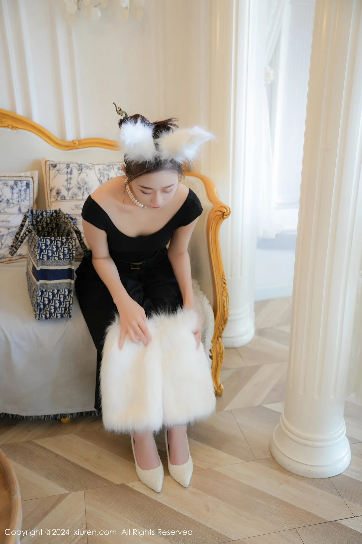 [[XiuRen秀人网]秀人网]No.8955_模特喵喵JOJO黑色连衣裙露白色情趣内衣秀曼妙身姿诱惑写真80P