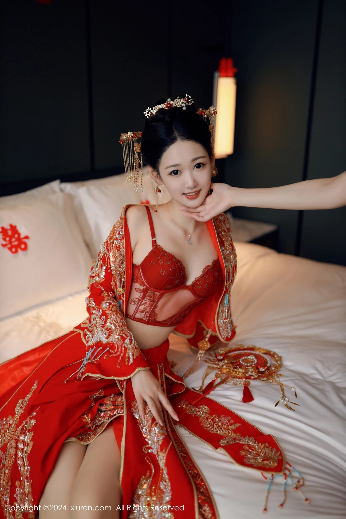 [[XiuRen秀人网]秀人网]No.8972_模特唐安琪性感红色新娘服饰露红色内衣配超薄肉丝撩人诱惑写真79P