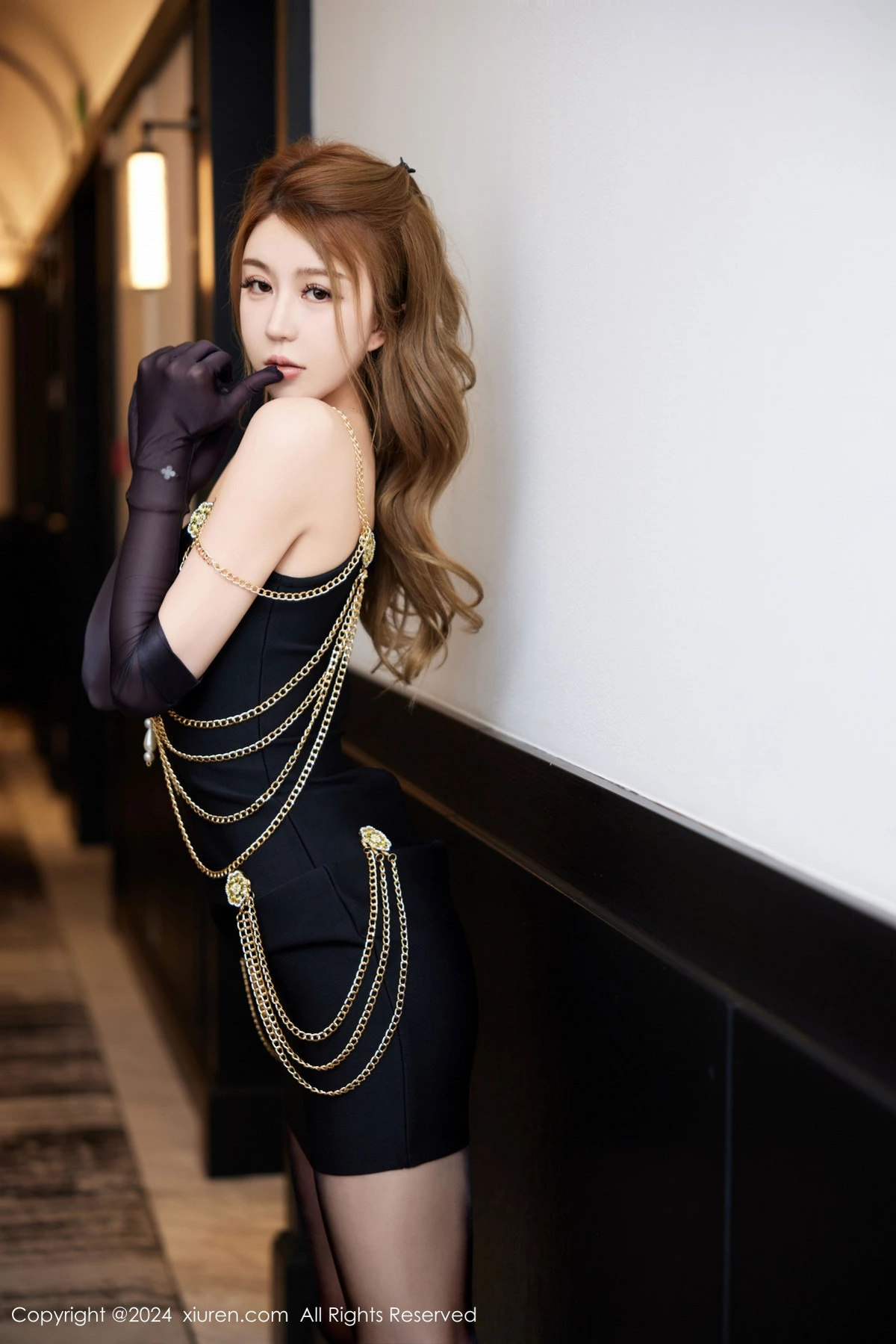 [[XiuRen秀人网]秀人网]No.8968_模特Zoe柚柚性感黑色连衣裙配超薄无内黑丝秀凹凸身材诱惑写真81P