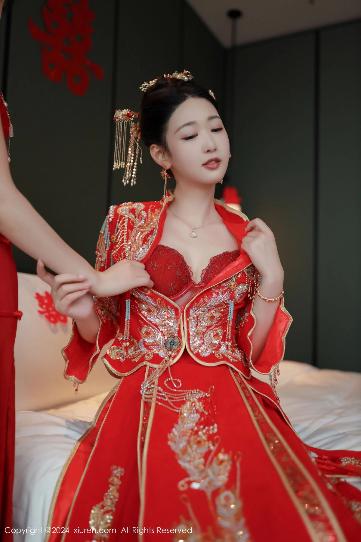 [[XiuRen秀人网]秀人网]No.8972_模特唐安琪性感红色新娘服饰露红色内衣配超薄肉丝撩人诱惑写真79P