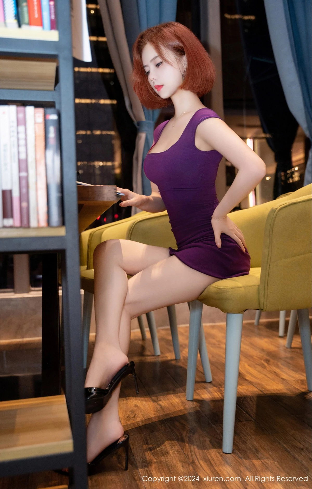[[XiuRen秀人网]秀人网]No.8978_模特白芷yy性感紫色连衣短裙露紫红色内衣秀曼妙身姿诱惑写真85P
