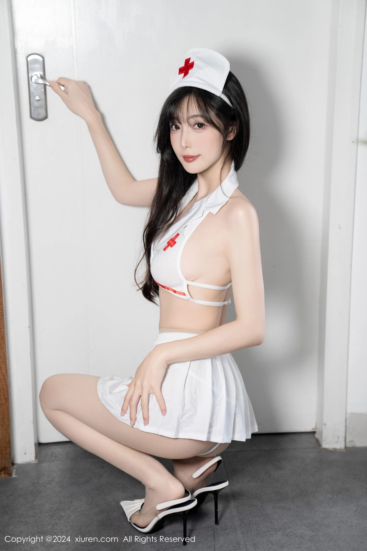 [[XiuRen秀人网]秀人网]No.8980_模特林星阑性感护士制服+白色包臀裙配超薄肉丝撩人诱惑写真102P